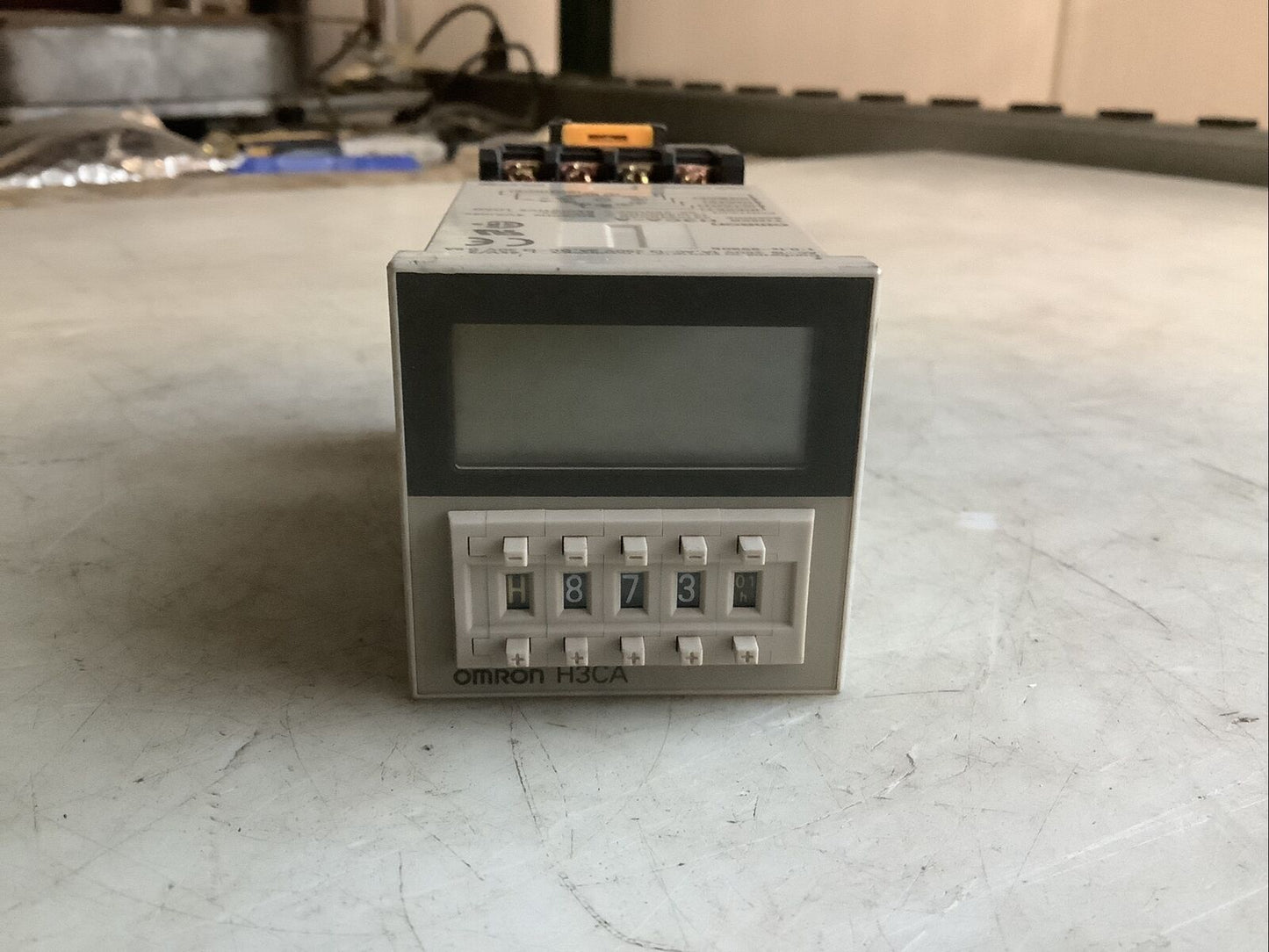 OMRON H3CA-A TIME DELAY RELAY W/ NDS-11 RELAY SOCKET 476