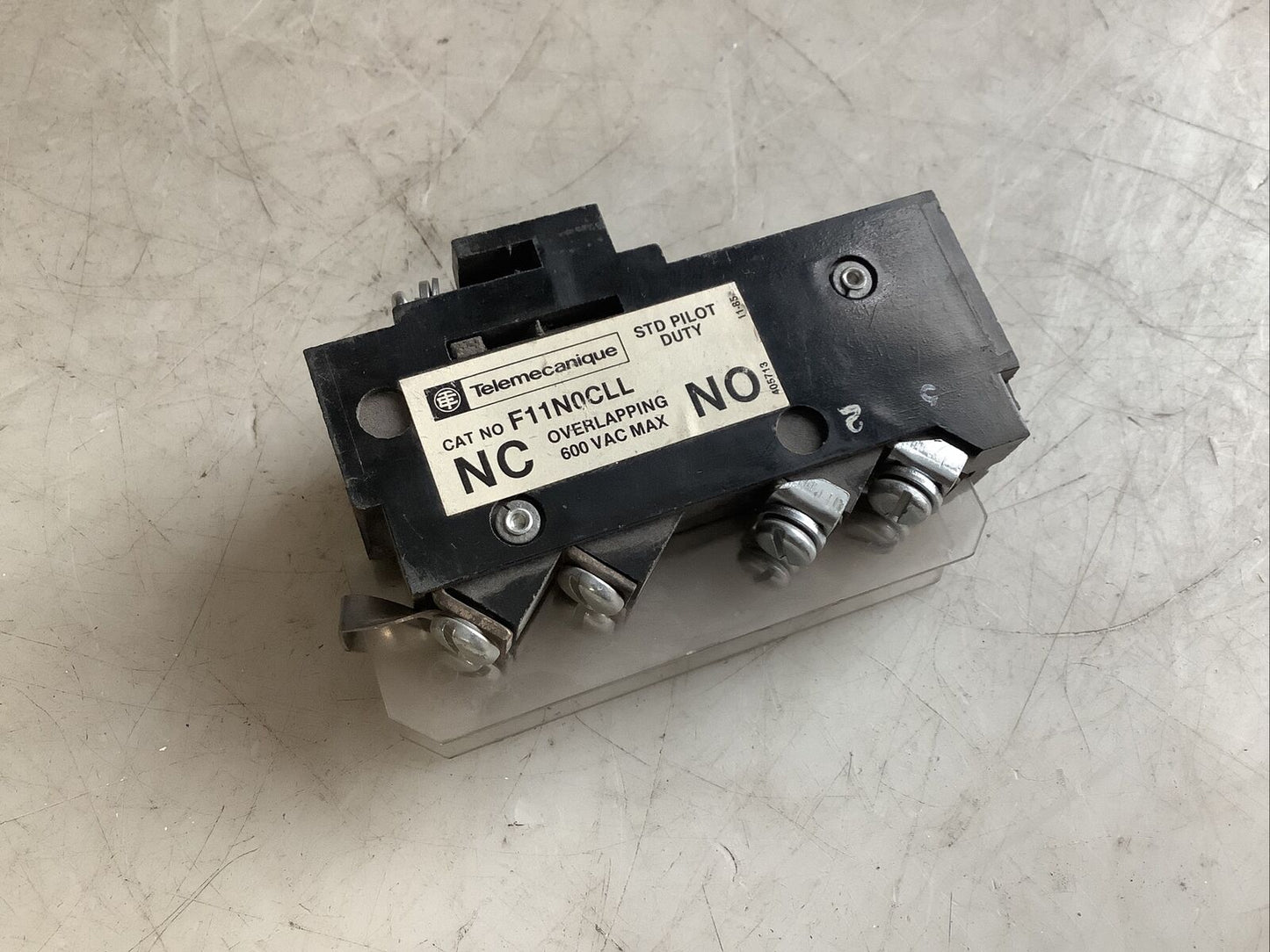 TELEMECANIQUE F11N0CLL AUXILIARY CONTACT 600VAC 476