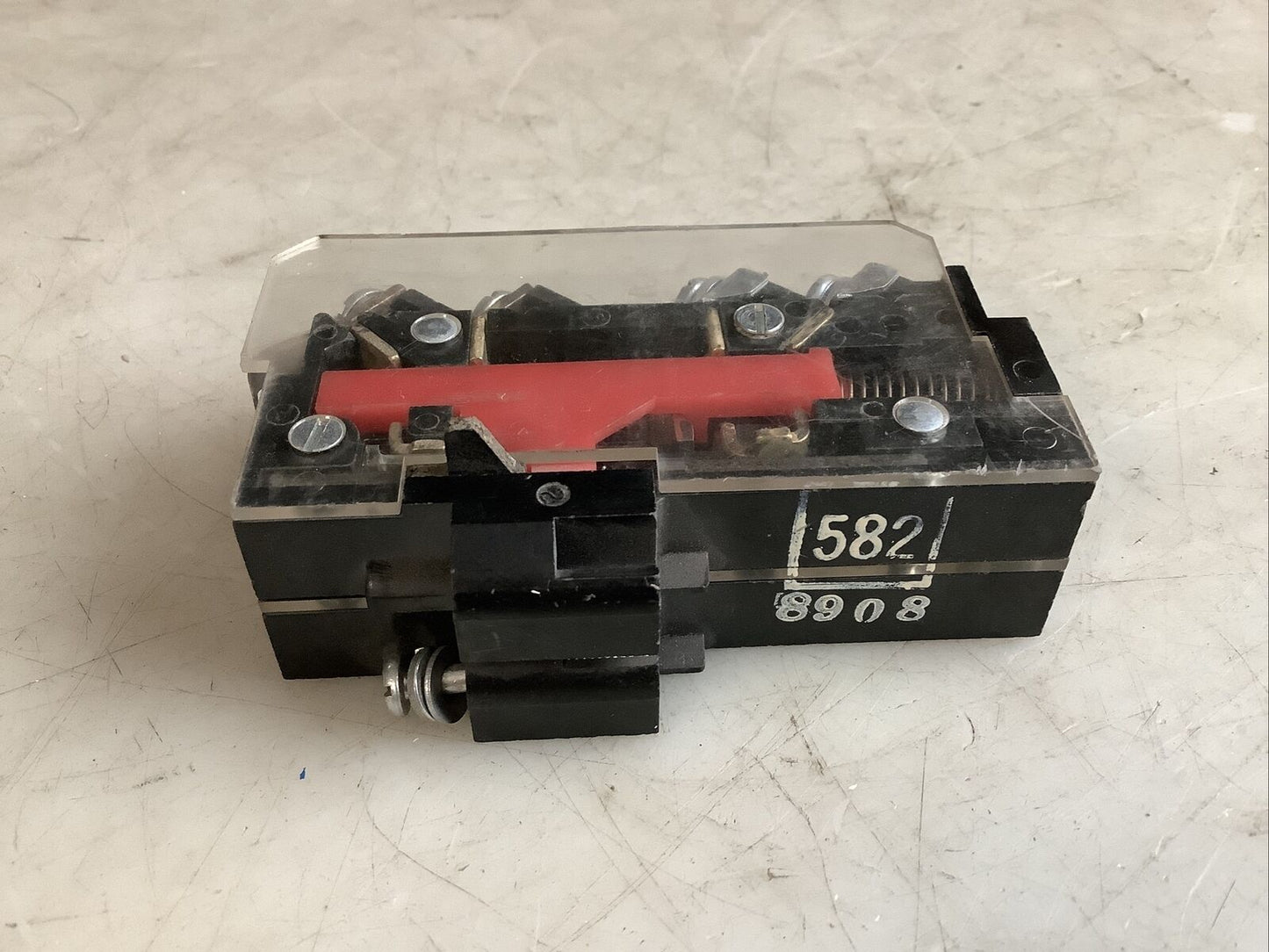 TELEMECANIQUE F11N0CLL AUXILIARY CONTACT 600VAC 476