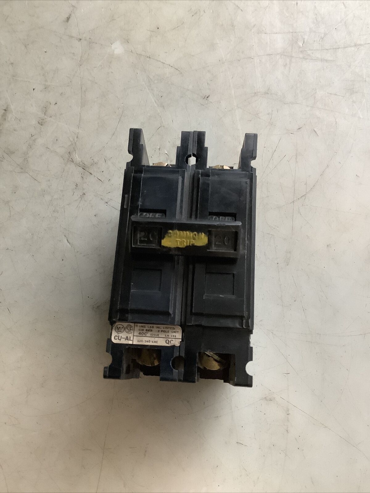 WESTINGHOUSE CU-AL CIRCUIT BREAKER 120/240VAC 20A 2 POLE 476