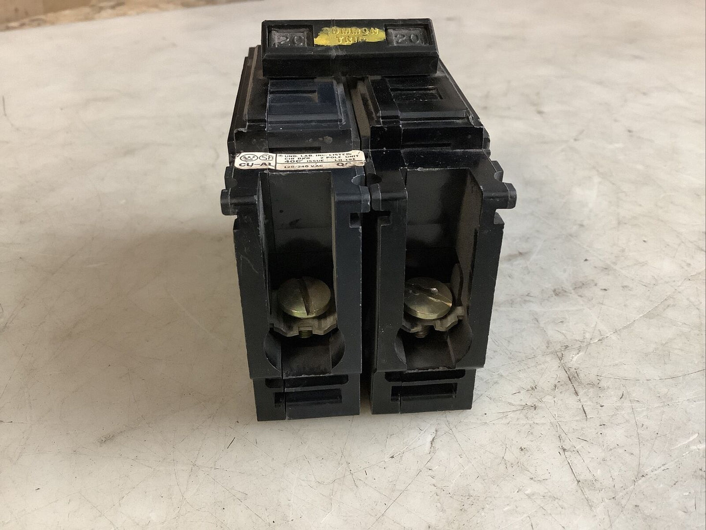 WESTINGHOUSE CU-AL CIRCUIT BREAKER 120/240VAC 20A 2 POLE 476