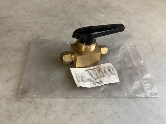 SWAGELOK B-45S8 BALL VALVE 476