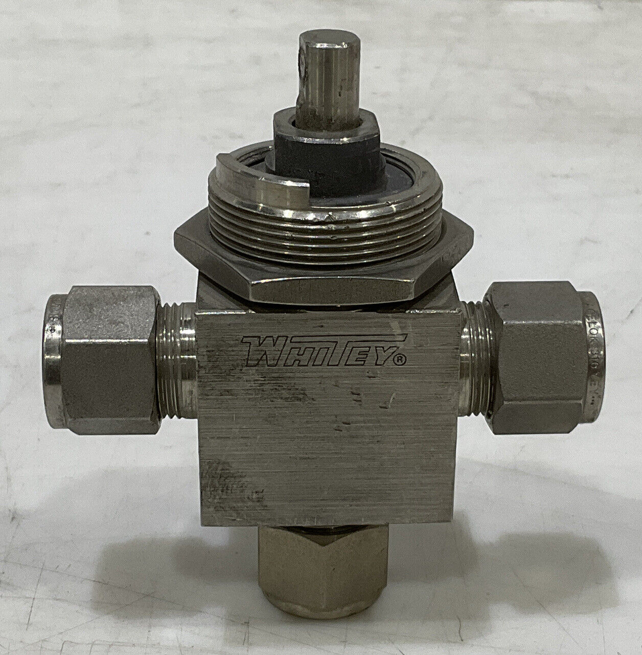 SWAGELOK SS-45XS8 3 WAY BALL VALVE 476