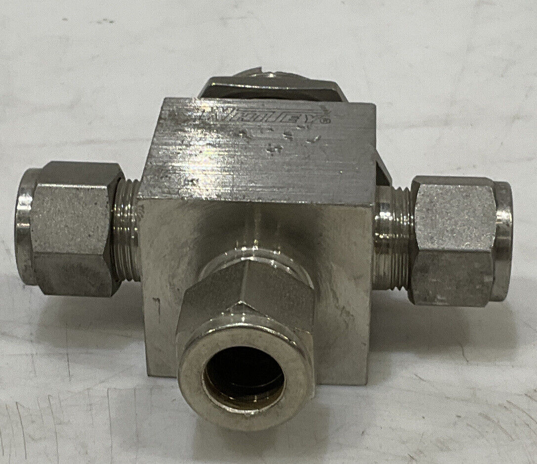 SWAGELOK SS-45XS8 3 WAY BALL VALVE 476