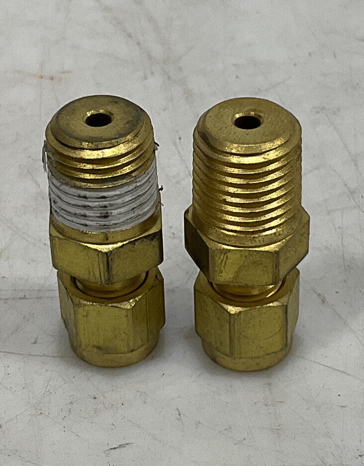 SWAGELOK B-200-1-4 MALE CONNECTOR LOT OF 2 476