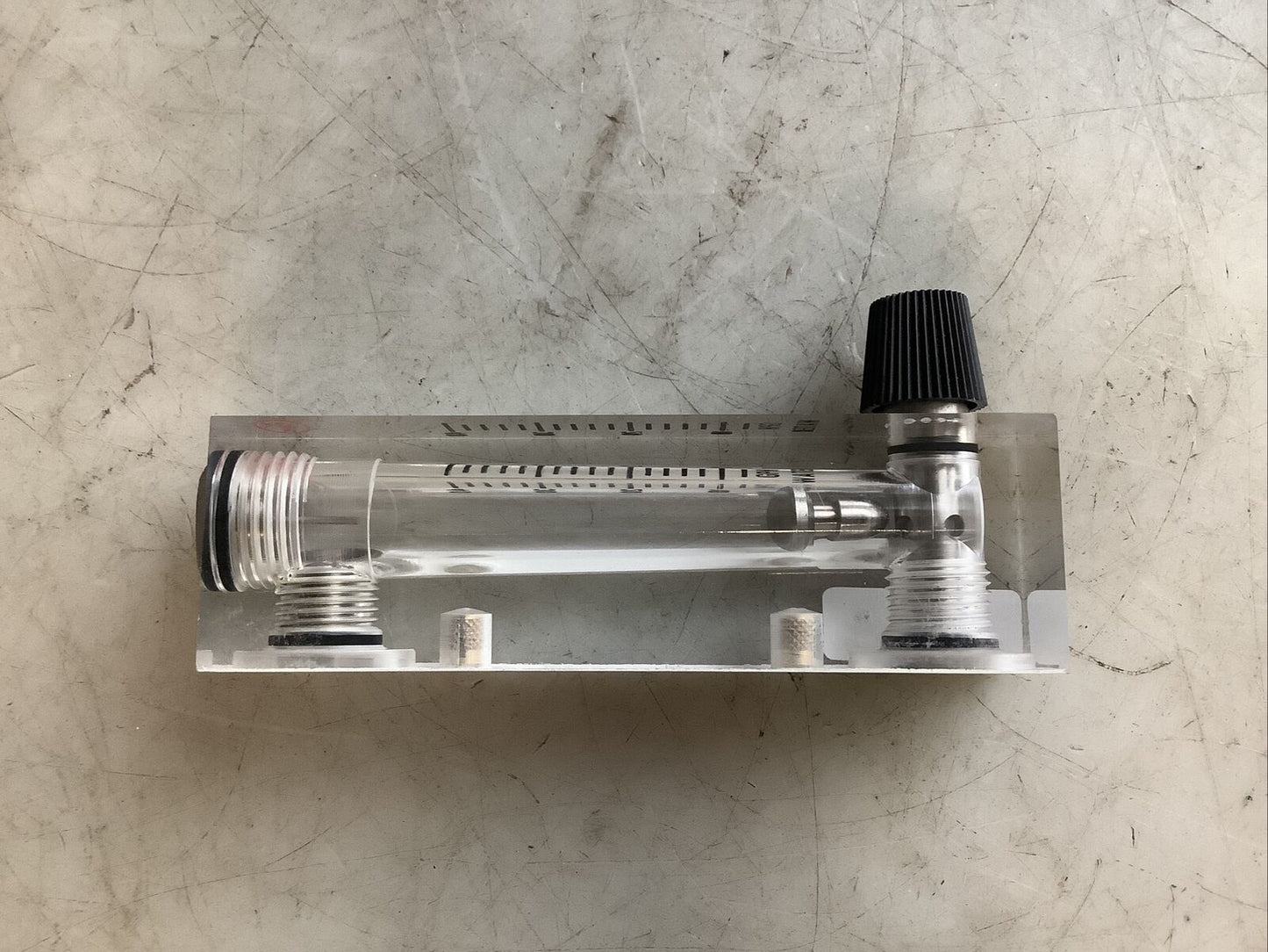DWYER VFA-44-SSV FLOW METER 2IN 8-40GPH 476