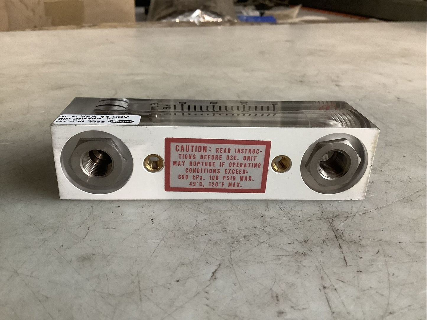 DWYER VFA-44-SSV FLOW METER 2IN 8-40GPH 476
