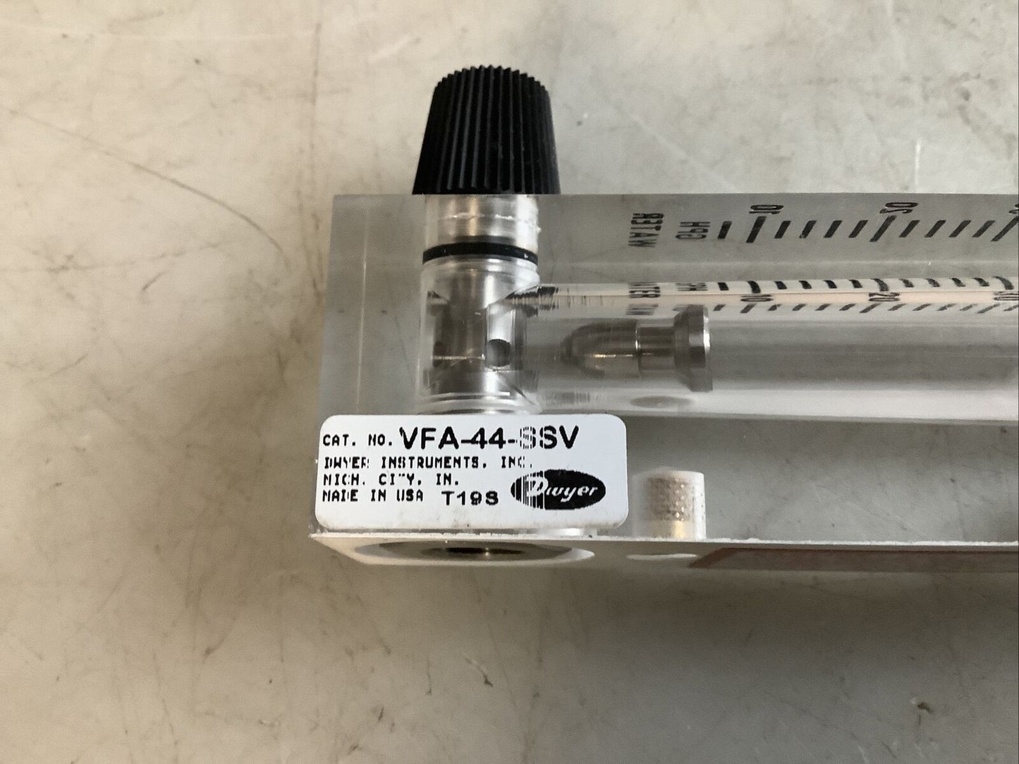 DWYER VFA-44-SSV FLOW METER 2IN 8-40GPH 476