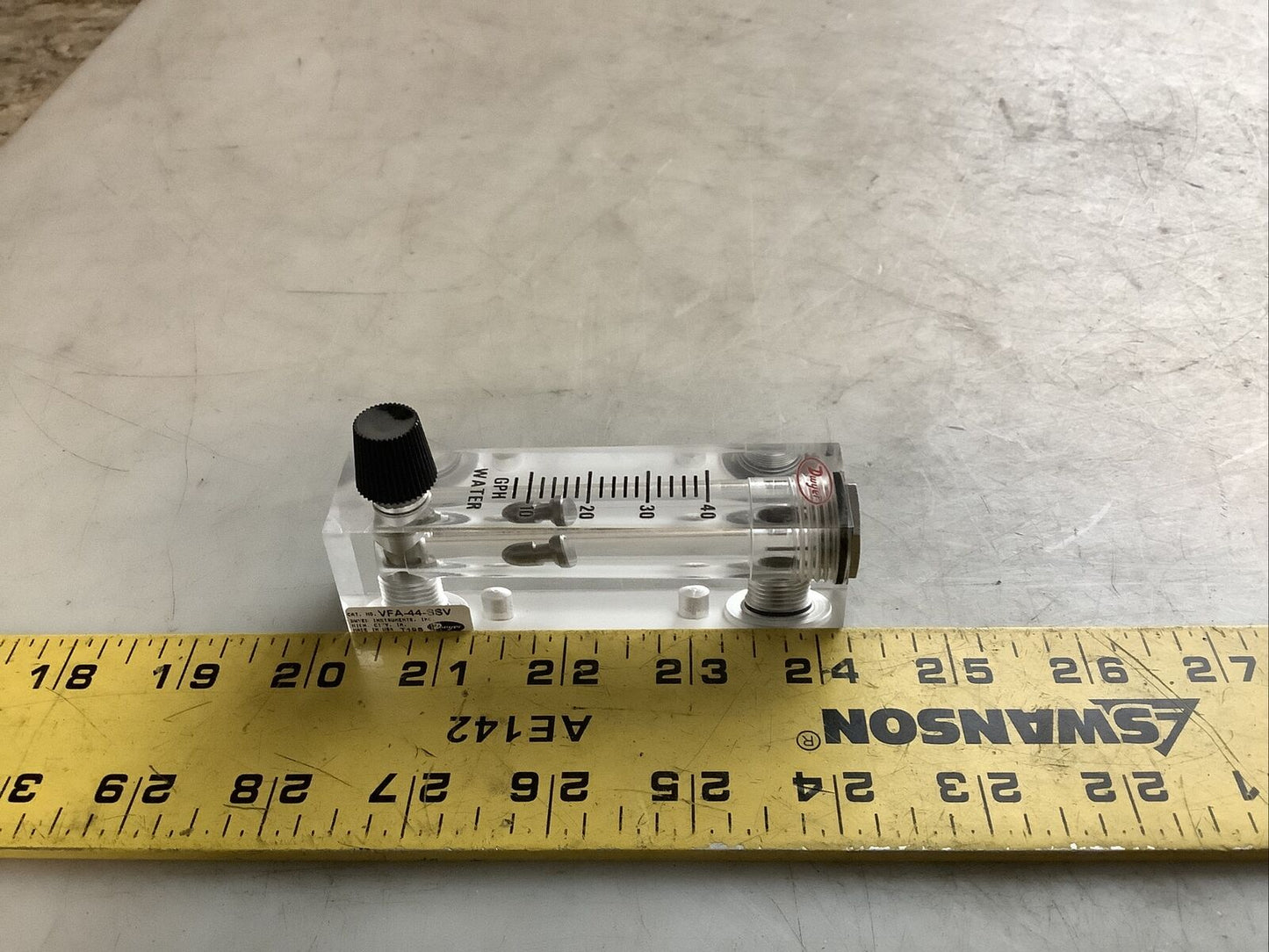 DWYER VFA-44-SSV FLOW METER 2IN 8-40GPH 476