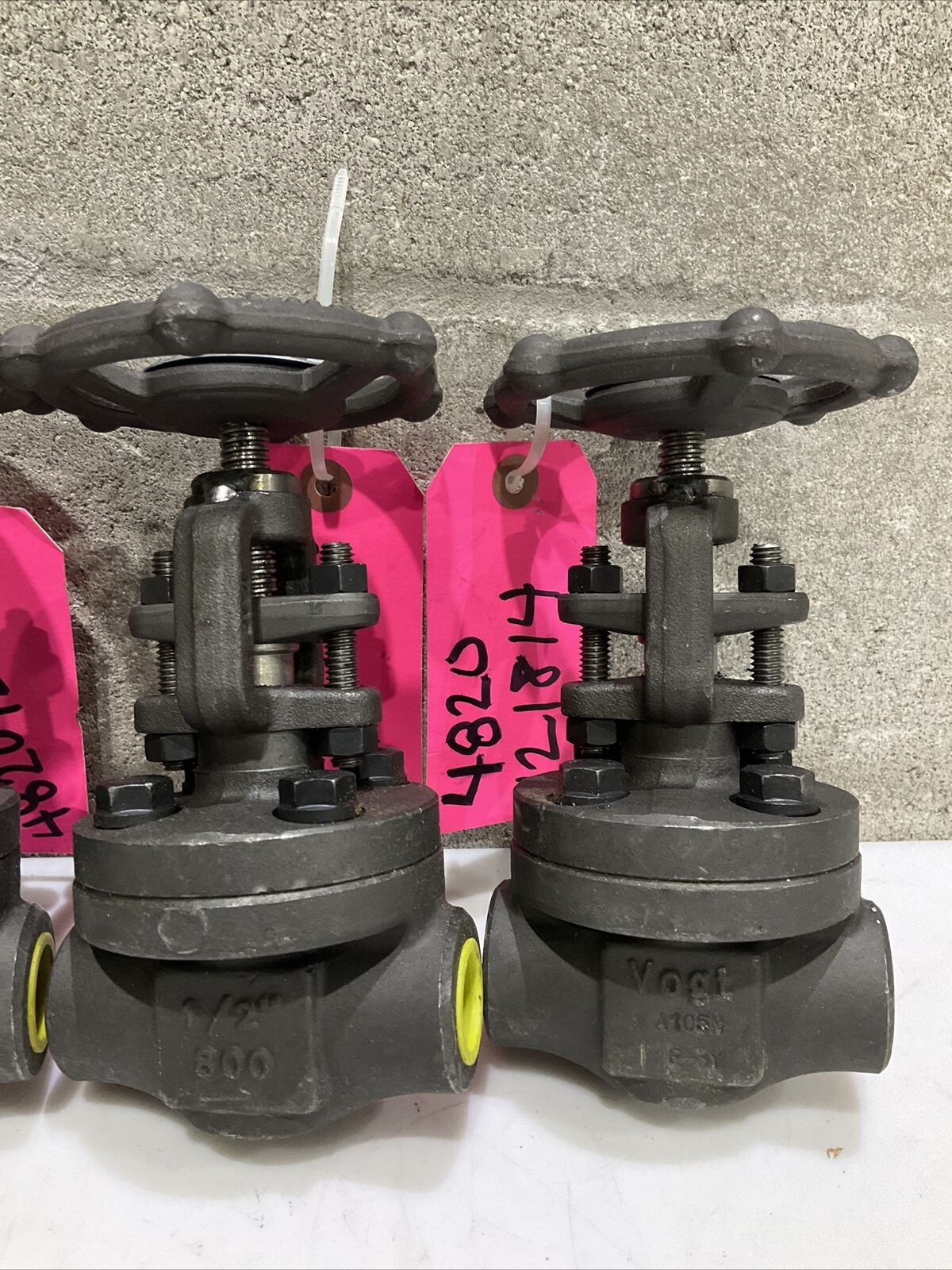 VOGT SW12141 GLOBE VALVE A195N BODY 1975 PSI 100 F 1/2” 800 CLASS LOT OF 4 373