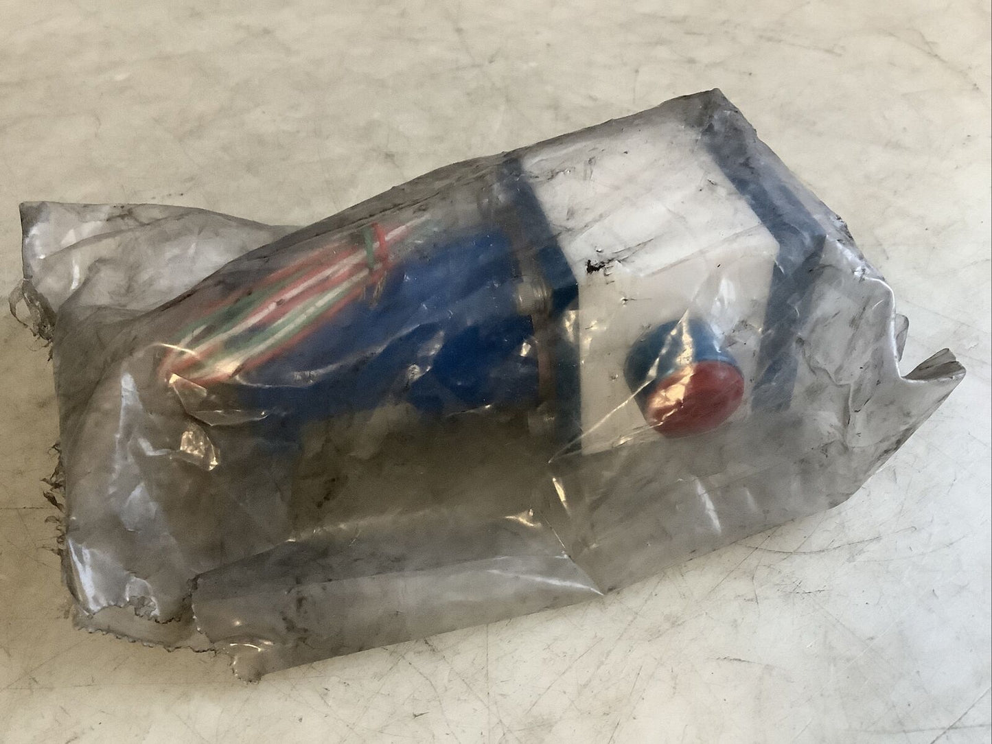 TEQCOM M662C2DFS-HT-36 MINIATURE SOLENOID VALVE 24VDC HP 40PSI 3/8IN NC 476