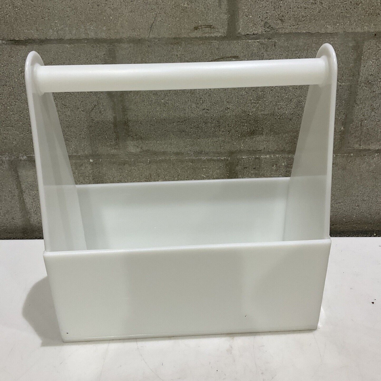 BEL-ART 16963-0000 POLYETHYLENE BOTTLE CARRIER W/O PARTITIONS 14 X 7 X 6 373