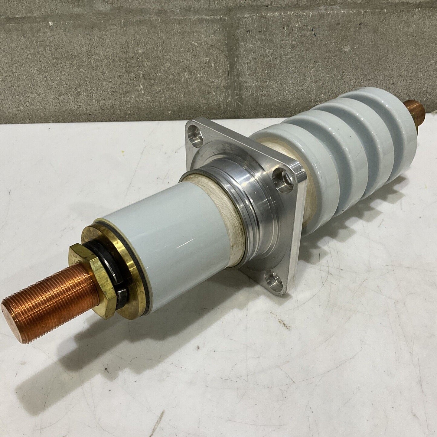 ABB 5382D48G12 LOW VOLTAGE ELECTRICAL BUSHING 15 KV 373