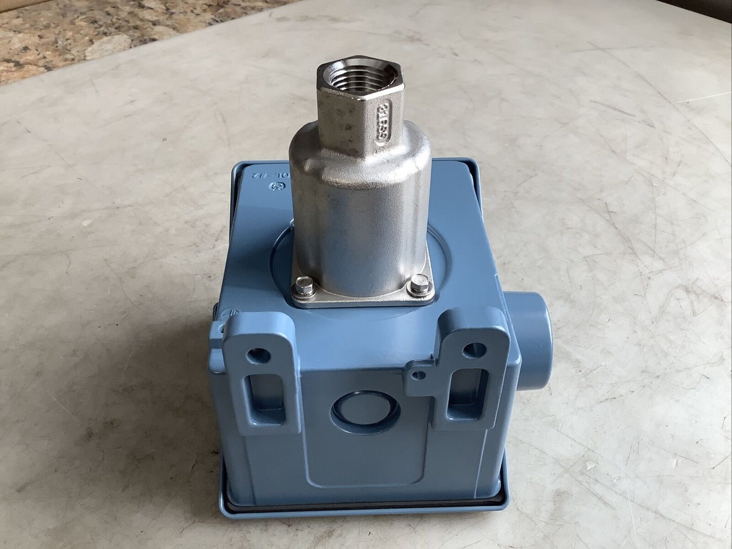 UNITED ELECTRIC J402-S156B PRESSURE SWITCH 373