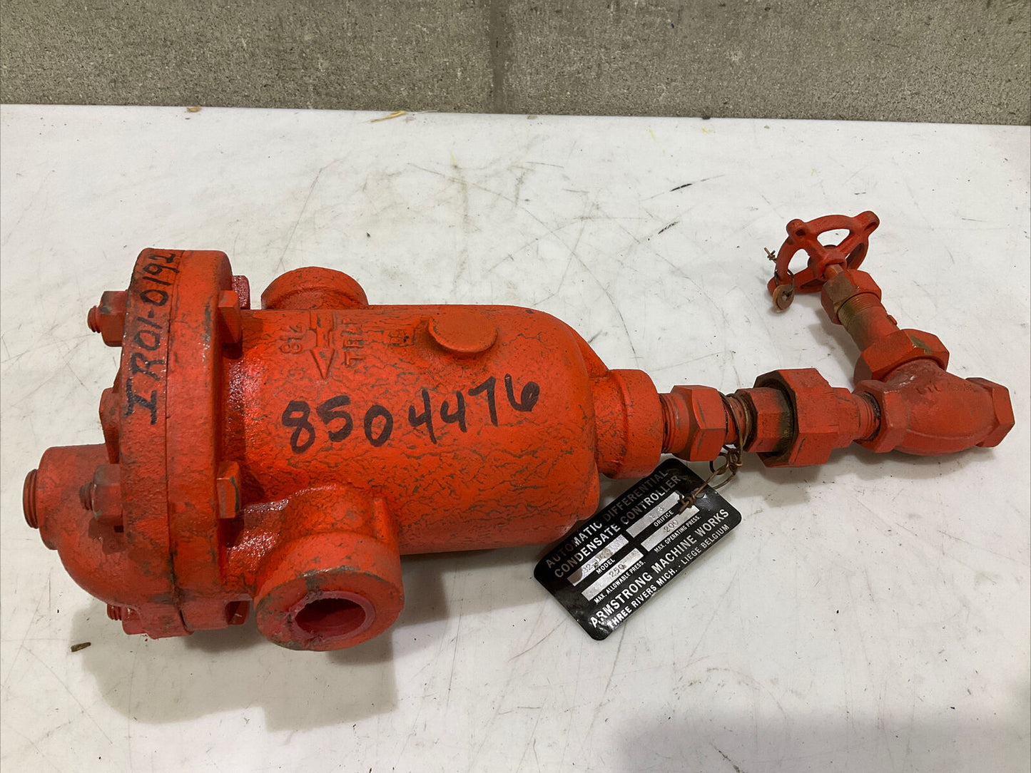 ARMSTRONG INDUSTRIES 82DC DIFFERENTIAL CONTROLLER 250 1/8 0-200 LBS 1500LBS 373