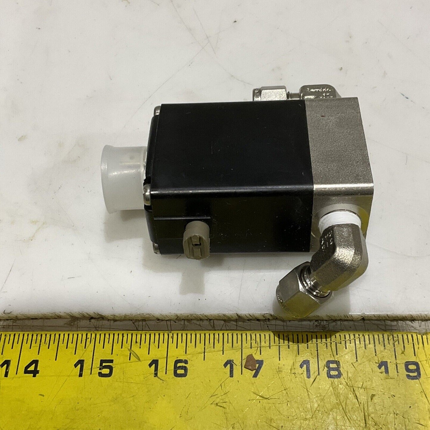 THERMO ELECTRON BURKERT 00089070 103699-00 SOLENOID VALVE 373