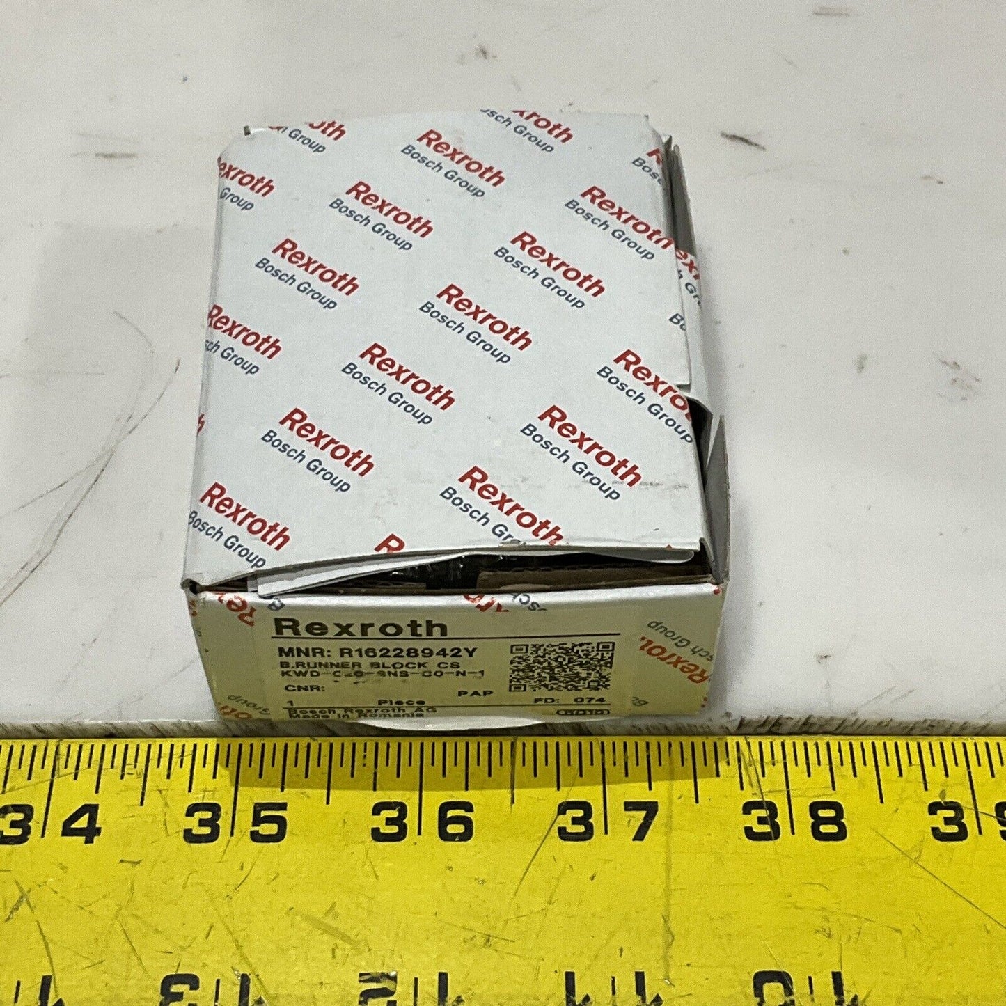 REXROTH BOSCH GROUP R16228942Y LINER B. RUNNER BLOCK KWD-020-SNS-C0-N-1 U3S