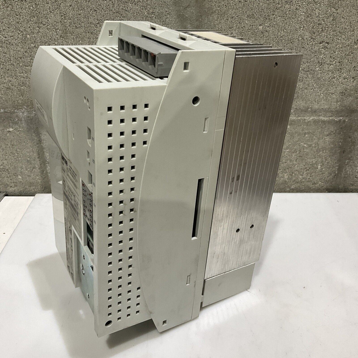 LENZE ECSEE040C48 POWER SUPPLY MODULE U3S