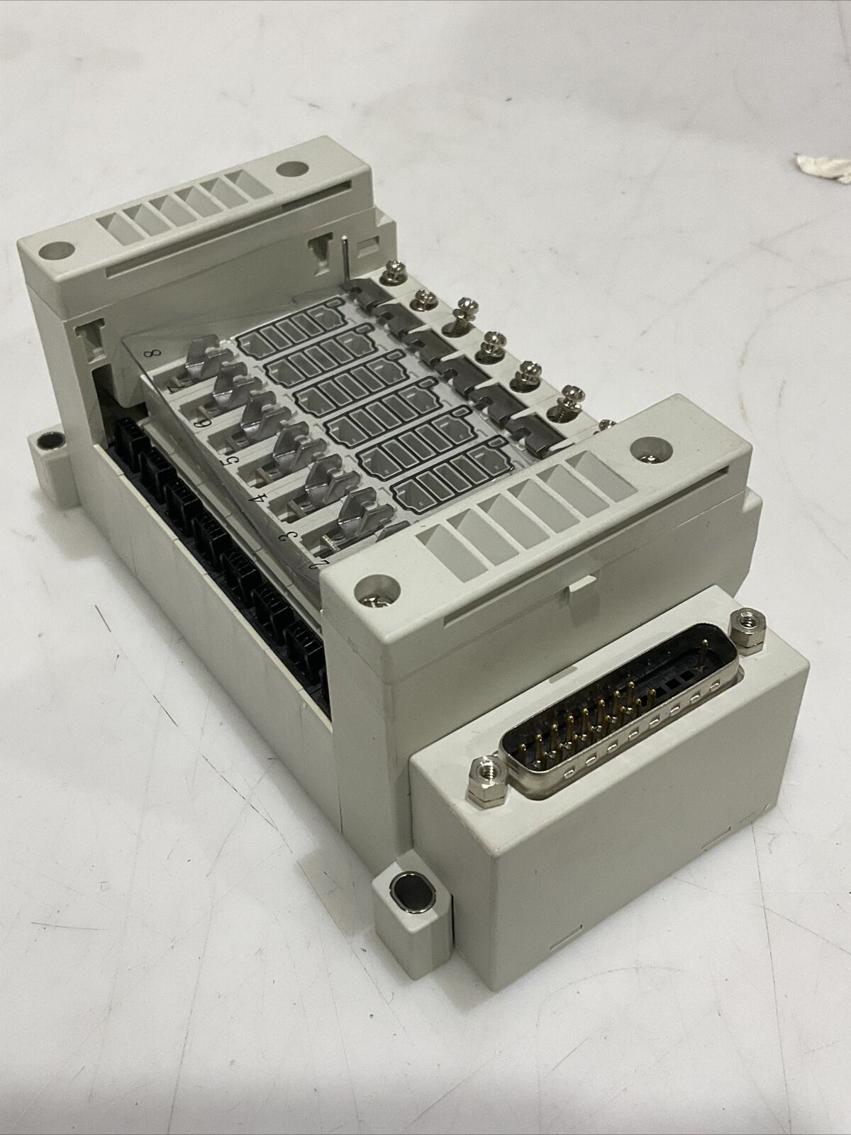 SMC VV5Q11-08C6FU0-NS-X50US MOUNTED MANIFOLD MOUNT U3S