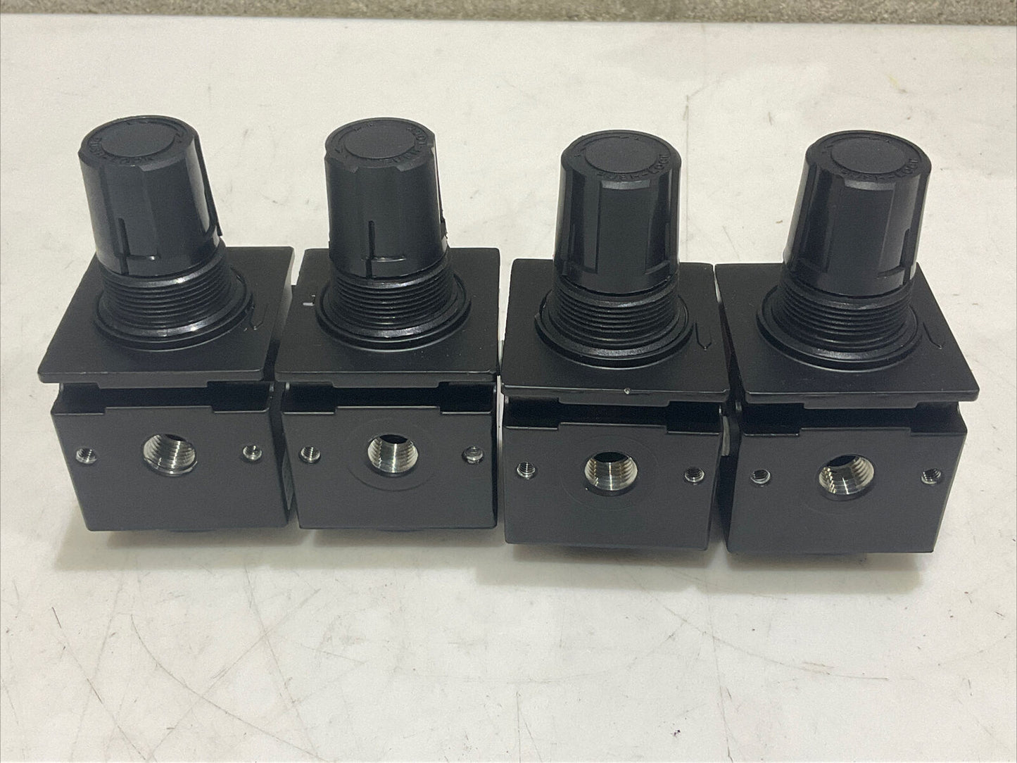 PARKER WATTS R75-02A REGULATOR 20 BAR 300 PSI 125F LOT OF 4 U3S