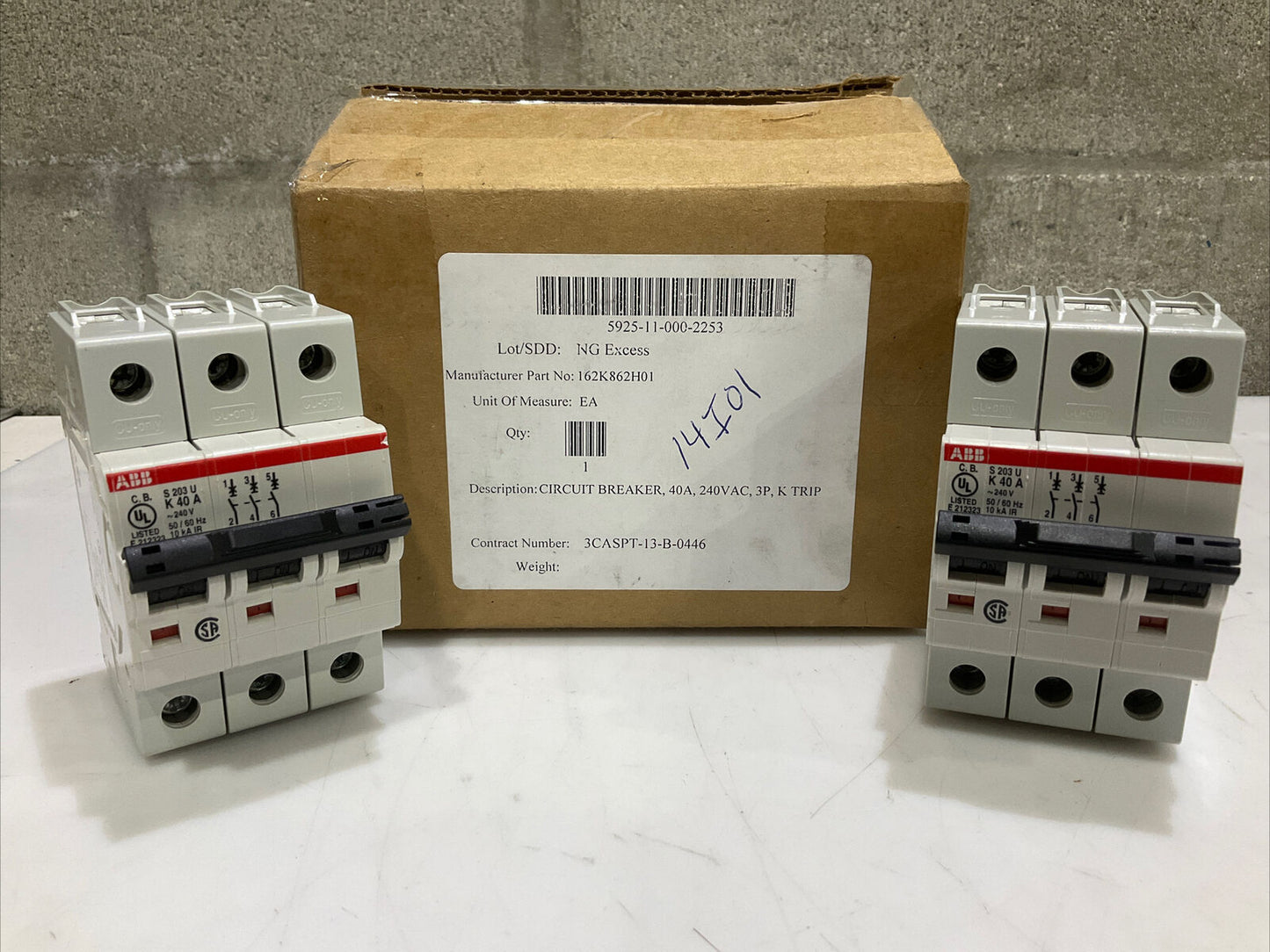 ABB S203U-K40 A CIRCUIT BREAKER 40A 240VAC 3P K TRIP LOT OF 2 U3S