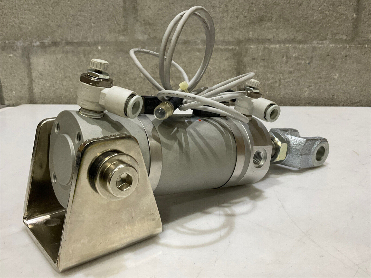 SMC CDG1TA50-65 PNEUMATIC CYLINDER U3S