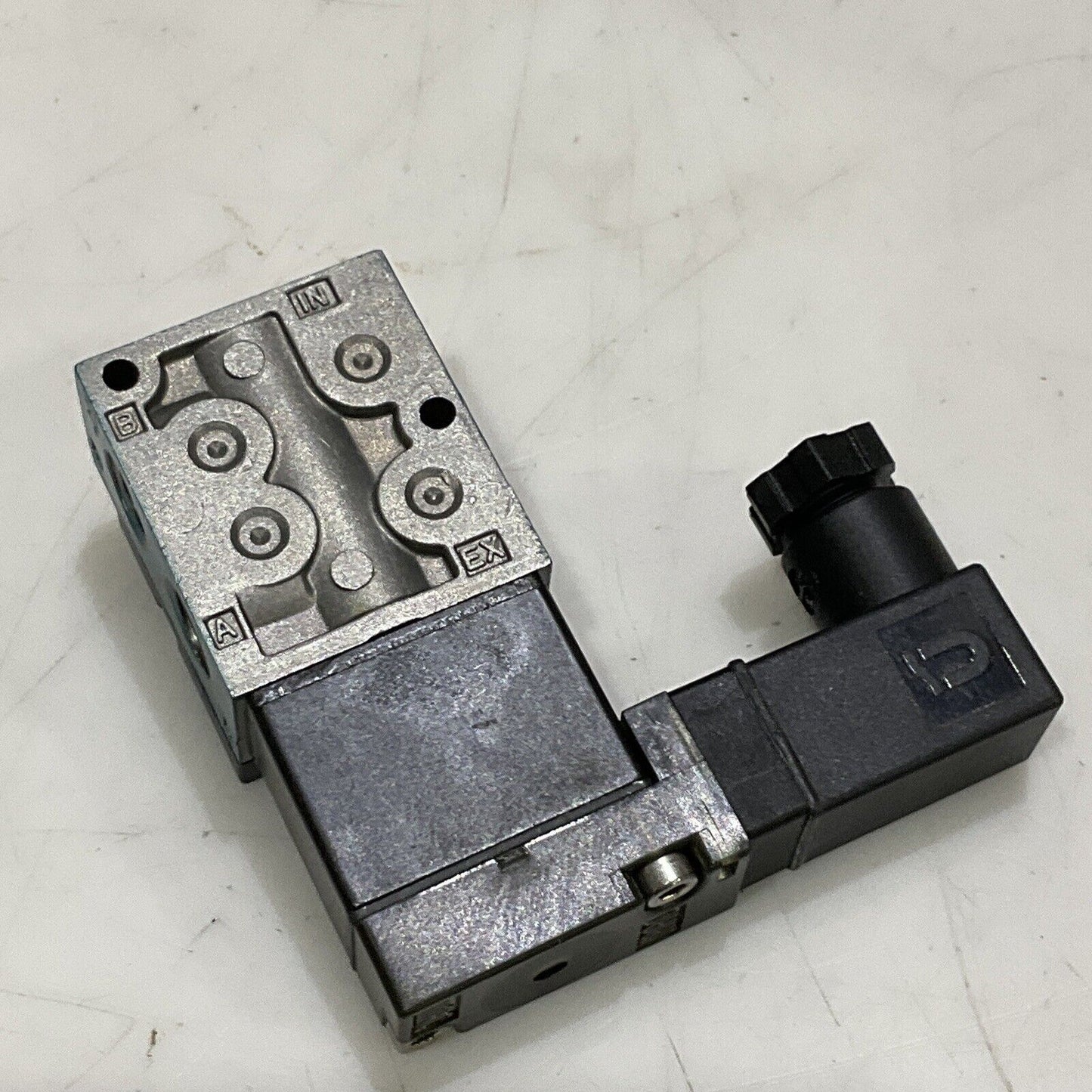 MAC 46A-AA1-JDE0-1KA PNEUMATIC SOLENOID VALVE 24 VDC 1.8 W U3S