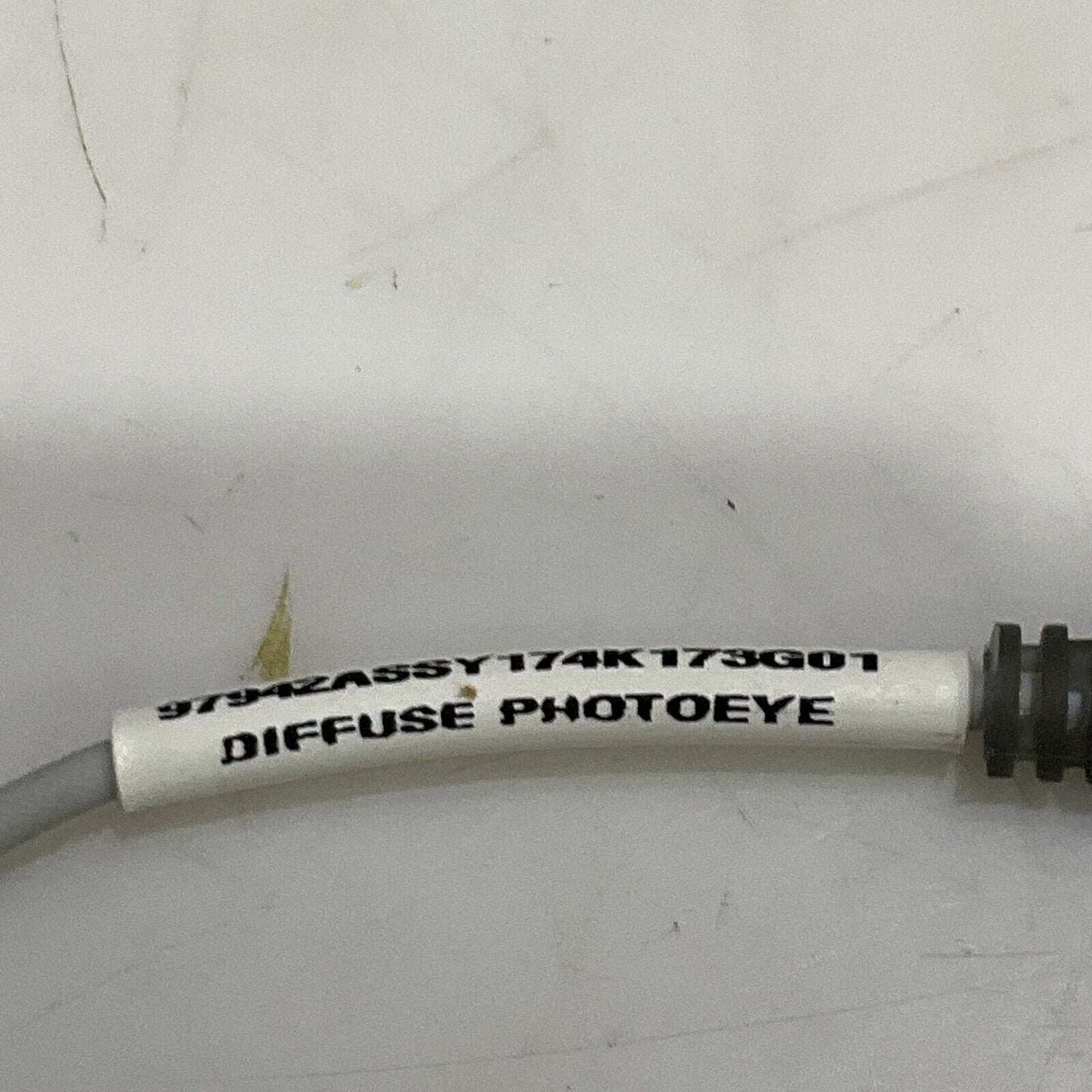 BAUMER FHDK 10P1412/KS35A DIFFUSE PHOTOEYE PHOTOELECTRIC SENSOR ASSEMBLY U3S
