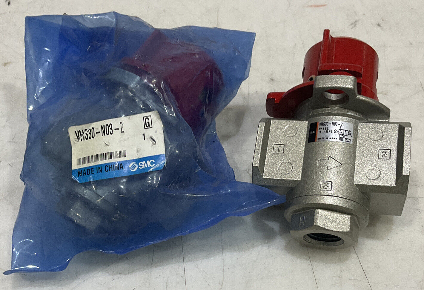 SMC VHS30-N03-Z PMEUMATIC LOCKOUT VALVE 3 PORT 15-150PSI LOT OF 2 U3S