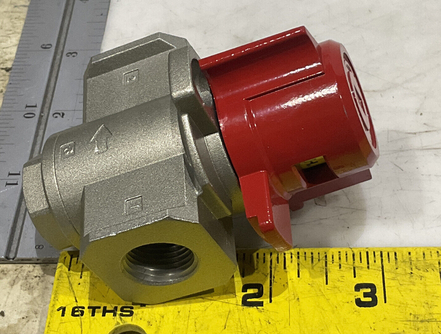 SMC VHS30-N03-Z PMEUMATIC LOCKOUT VALVE 3 PORT 15-150PSI LOT OF 2 U3S