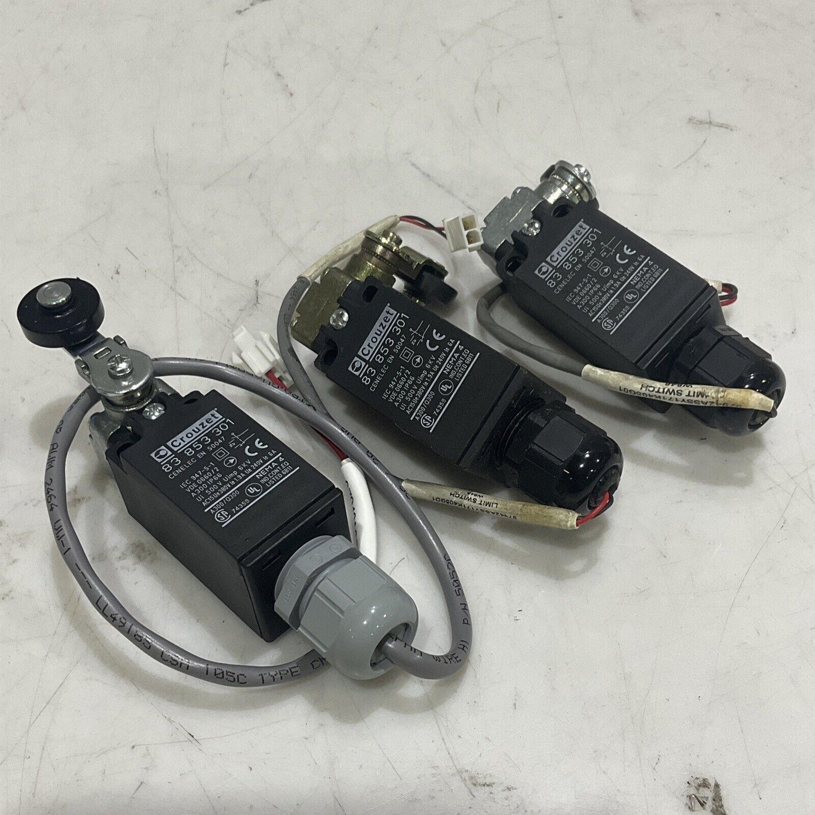 iu CROUZET 83 853 301 IEC 947-5-1 500V LIMIT SWITCH U3S – Industrial