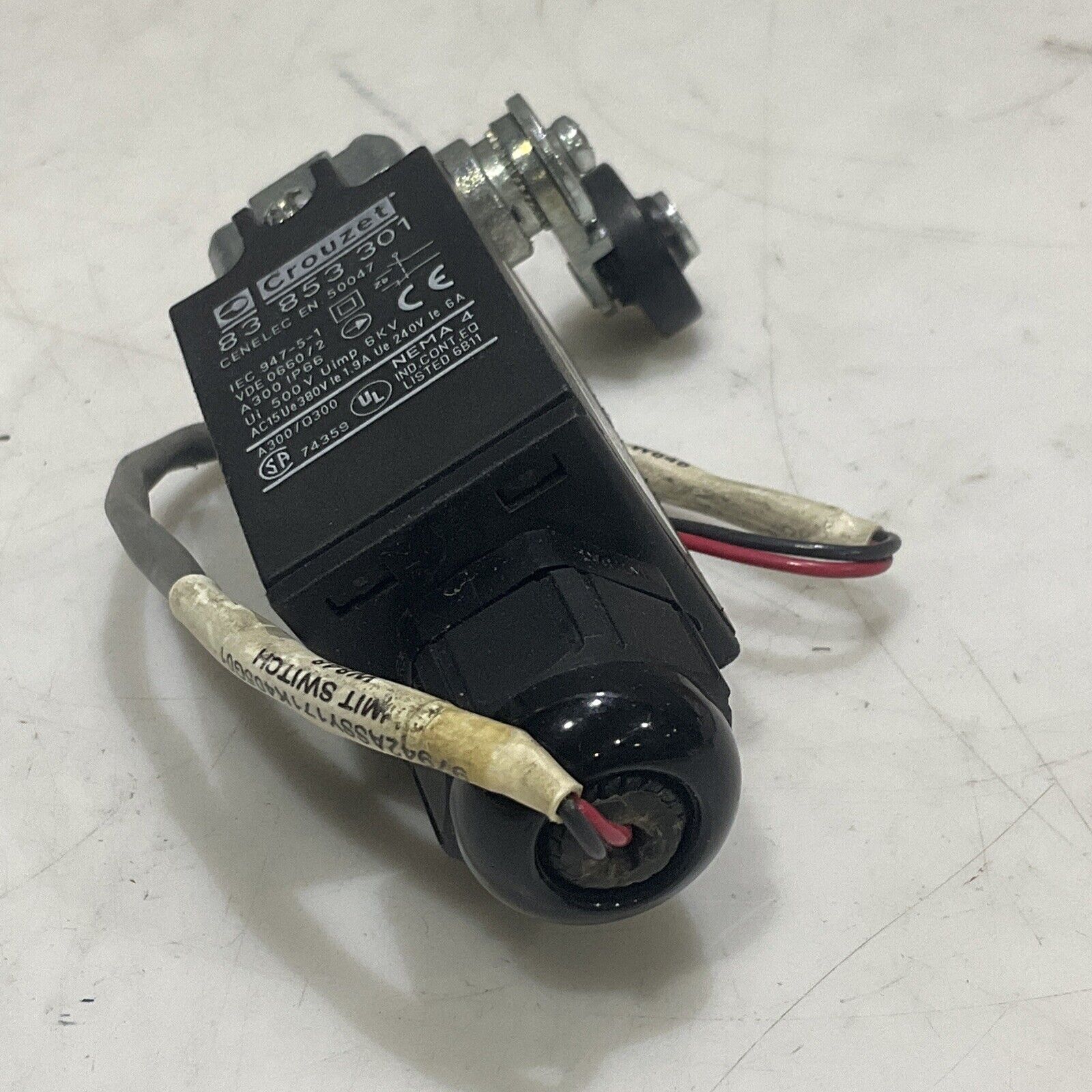 lup!n13 CROUZET 83 853 301 IEC 947-5-1 500V LIMIT SWITCH U3S – Industrial