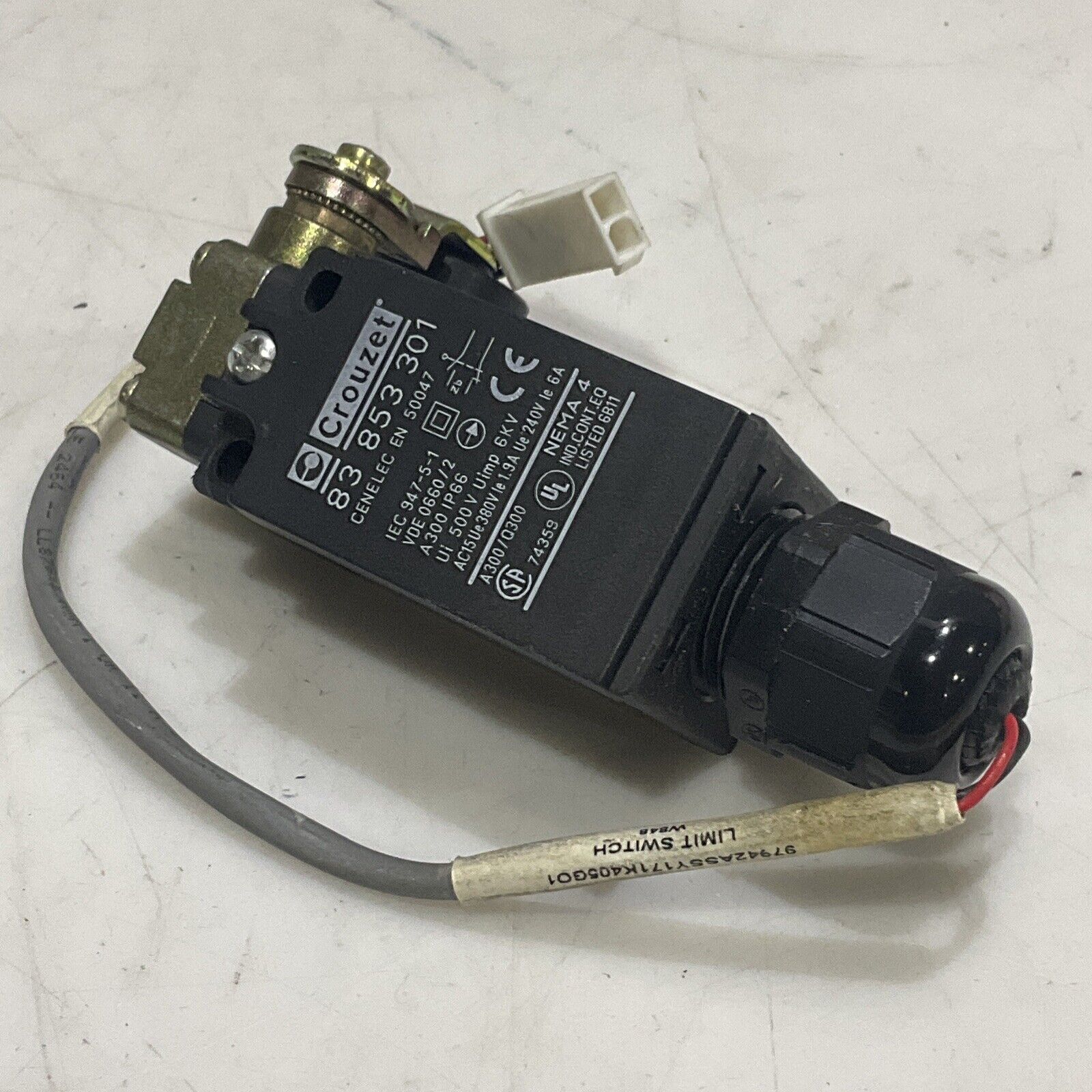 CROUZET 83 853 301 IEC 947-5-1 500V LIMIT SWITCH U3S – Industrial