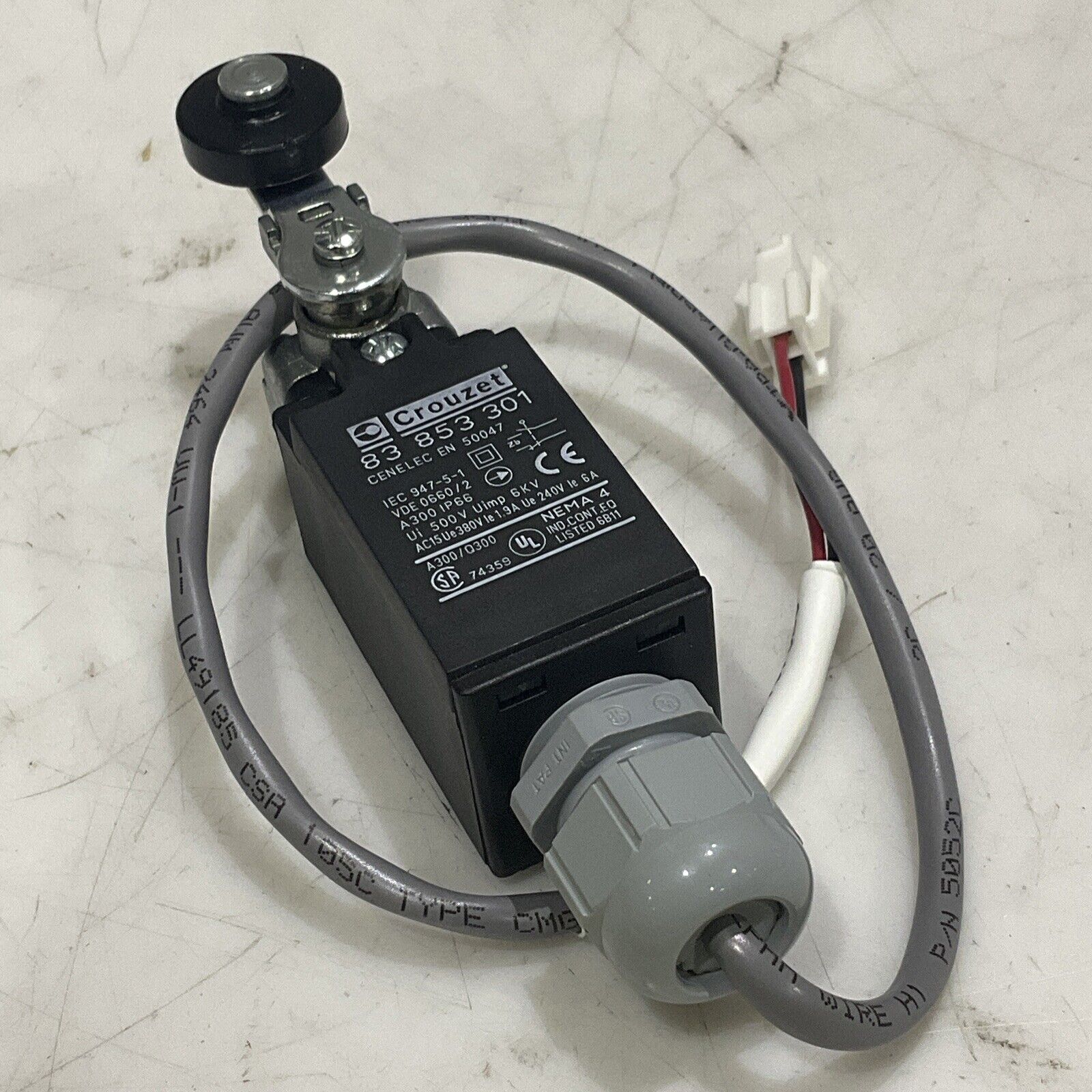 lup!n13 CROUZET 83 853 301 IEC 947-5-1 500V LIMIT SWITCH U3S – Industrial
