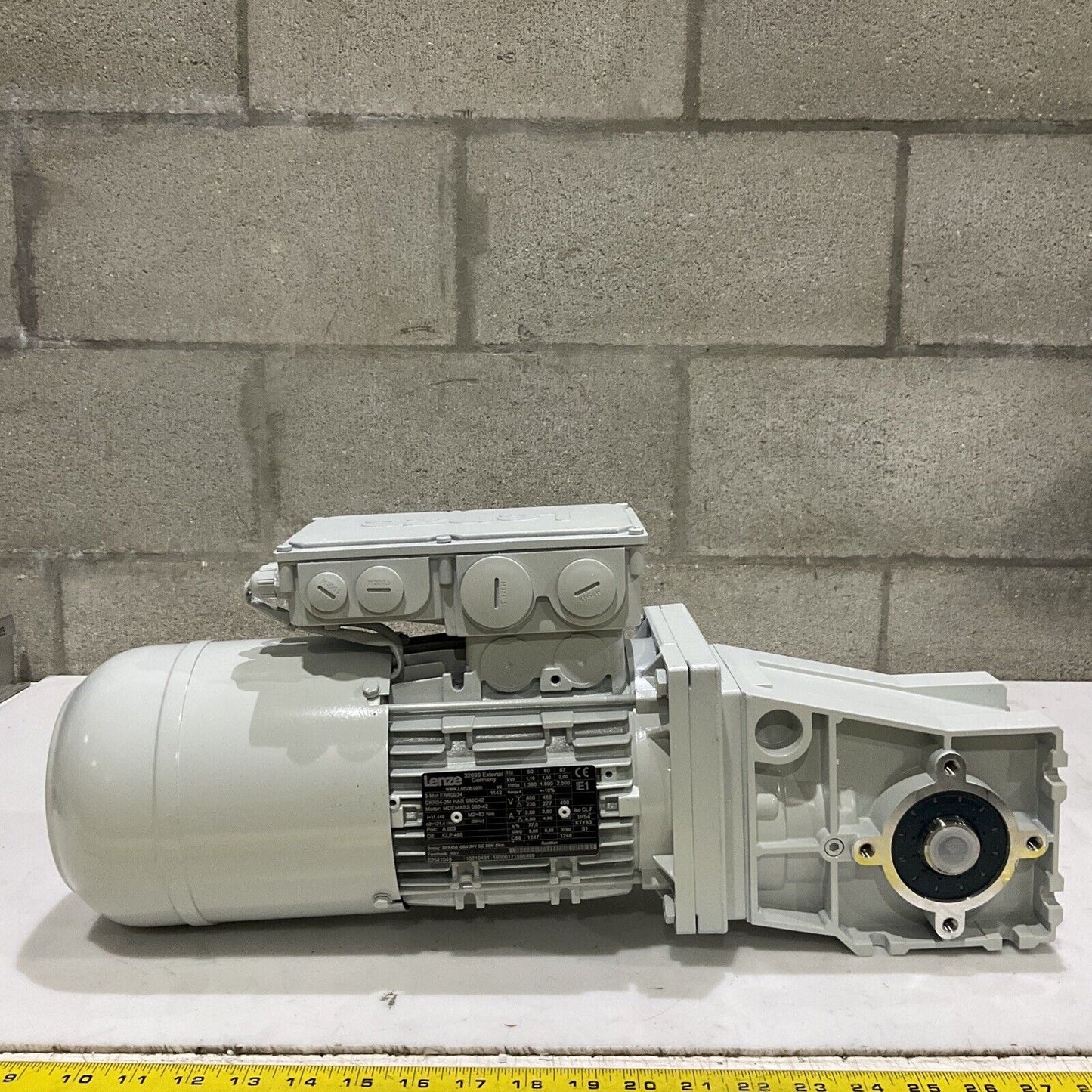 LENZE GKR04-2M HAR 080C42 MDEMABS 080-42 AC GEARBOX MOTOR 1.1KW 20MM U3S