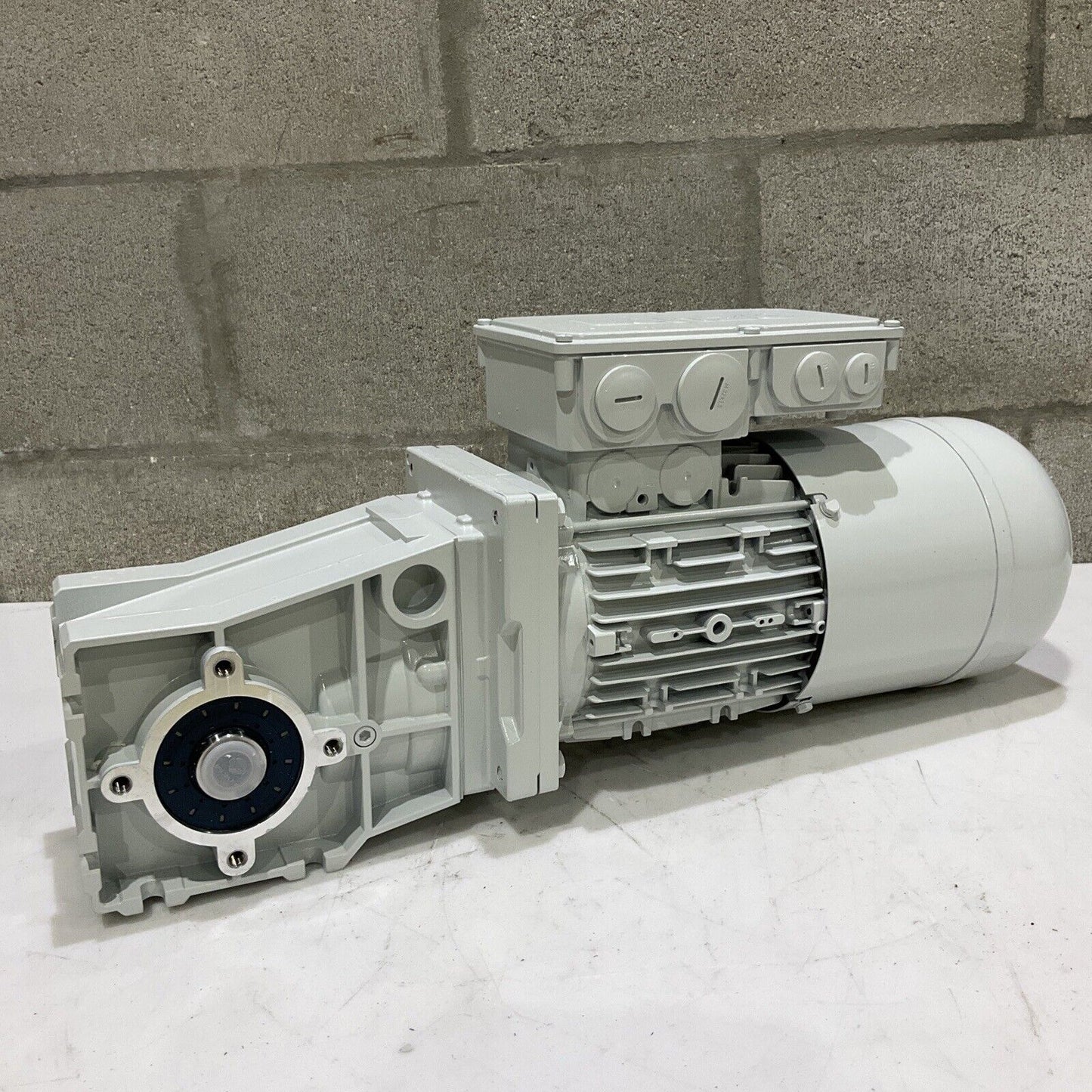 LENZE GKR04-2M HAR 080C42 MDEMABS 080-42 AC GEARBOX MOTOR 1.1KW 20MM U3S