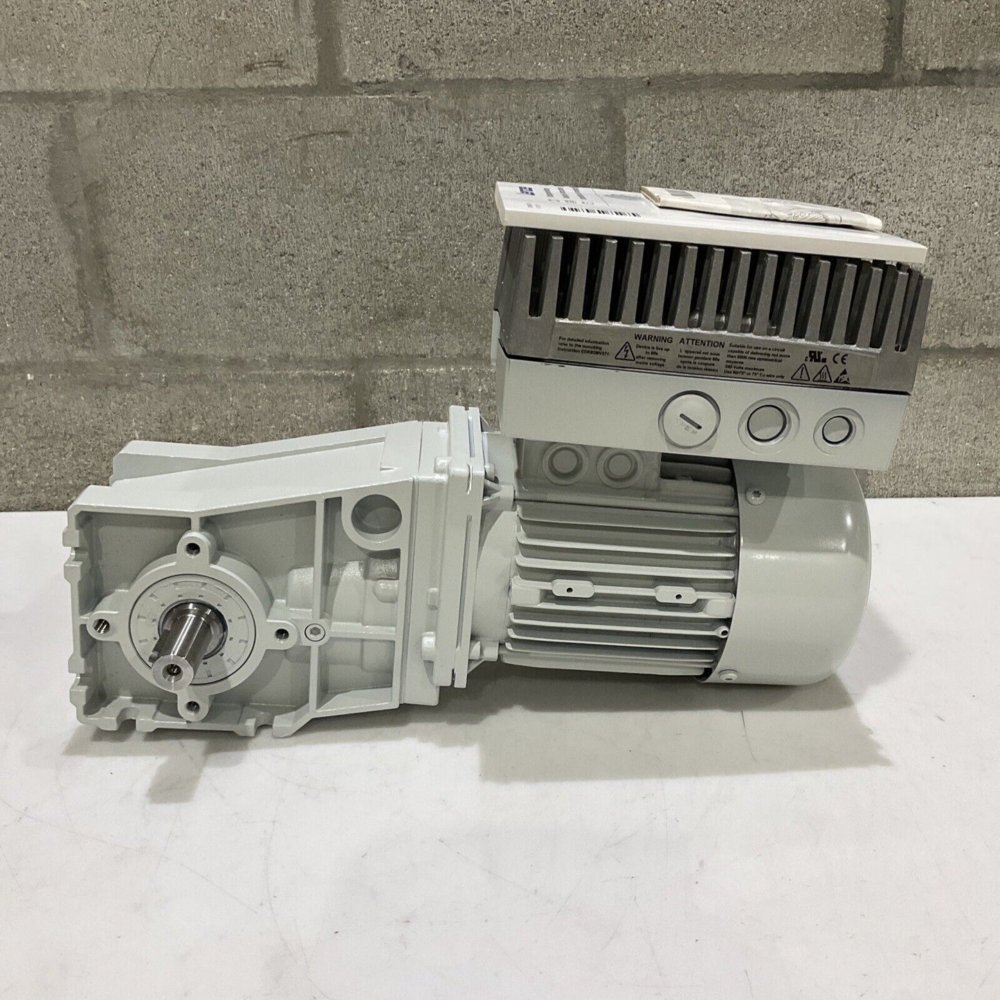 LENZE GKR04-2E VBR 071C32 MDEMAXX071-32C0U GEARBOX MOTOR U3S