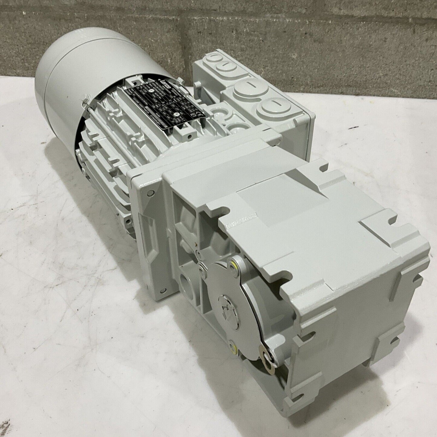 LENZE GKR04-2M HAR 080C42 MDEMABS 080-42 AC GEARBOX MOTOR 1.1KW 20MM U3S