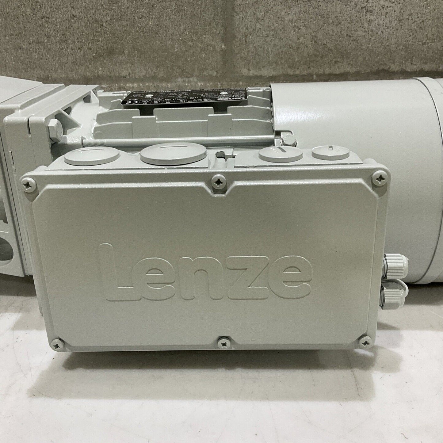 LENZE GKR04-2M HAR 080C42 MDEMABS 080-42 AC GEARBOX MOTOR 1.1KW 20MM U3S