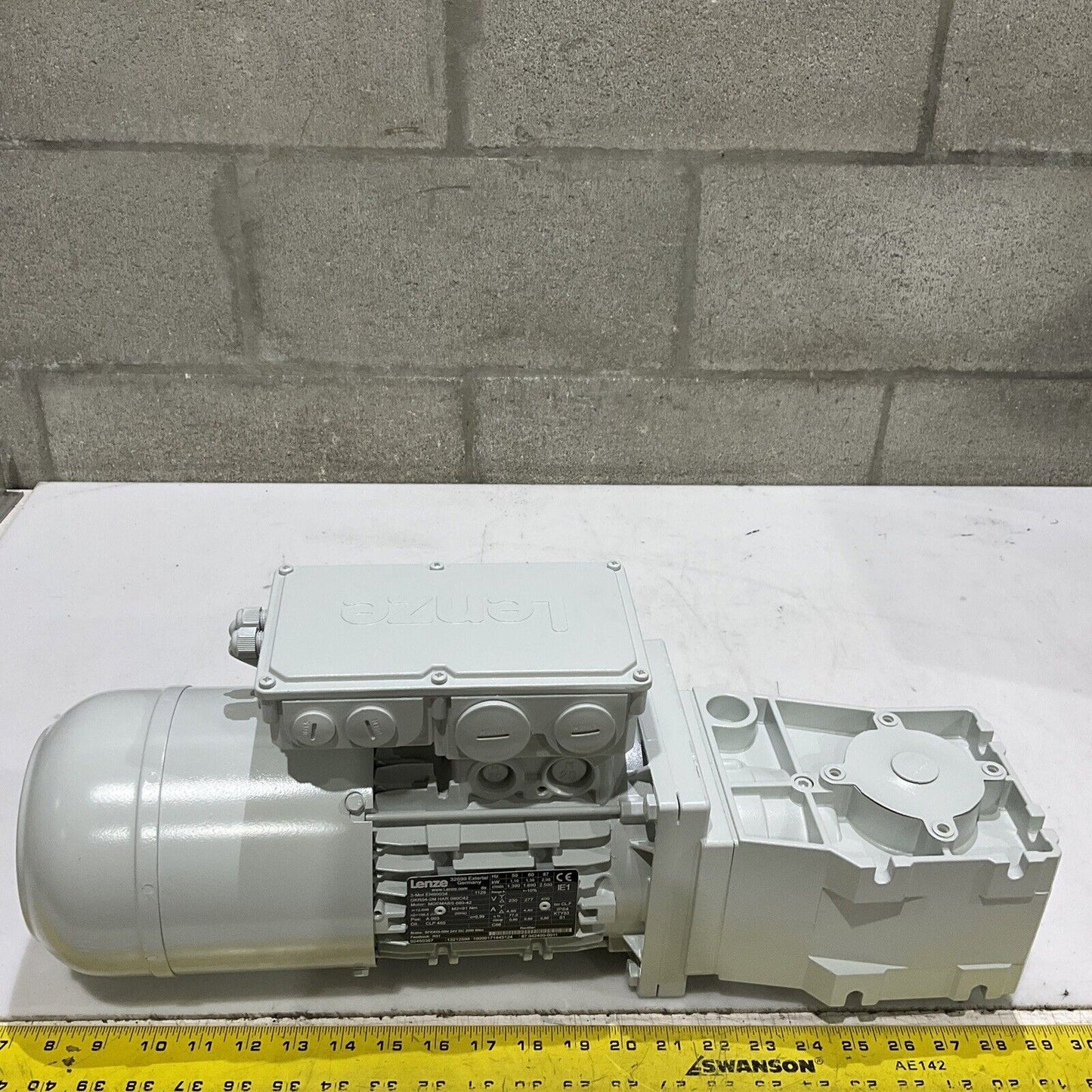 LENZE GKR04-2M HAR 080C42 MDEMABS 080-42 AC GEARBOX MOTOR 1.1KW 20MM U3S