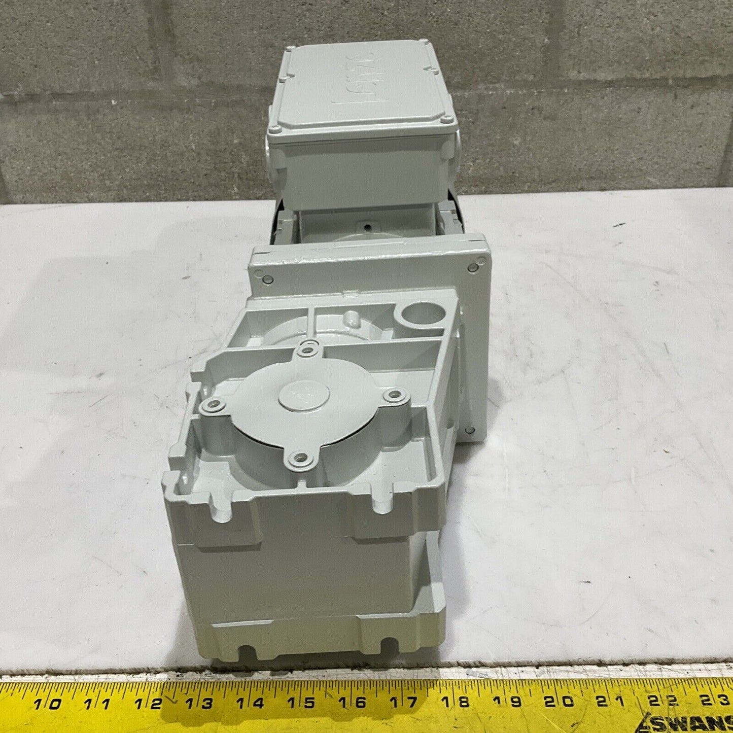 LENZE GKR04-2M HAR 080C42 MDEMABS 080-42 AC GEARBOX MOTOR 1.1KW 20MM U3S