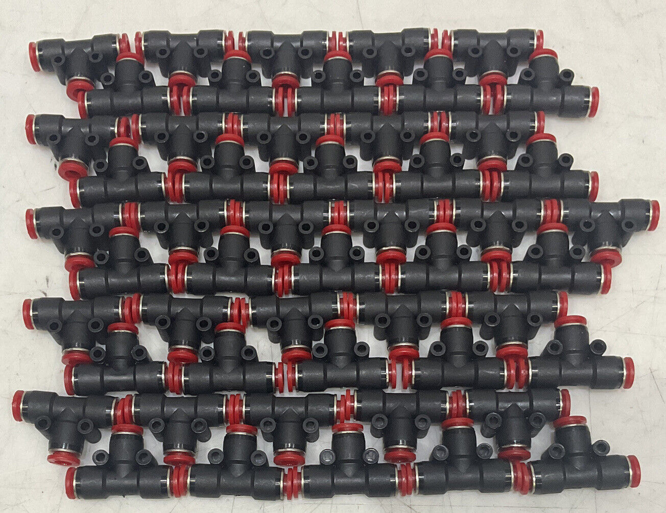 NORGREN C00600600 TEE FITTING LOT OF 51 U3S