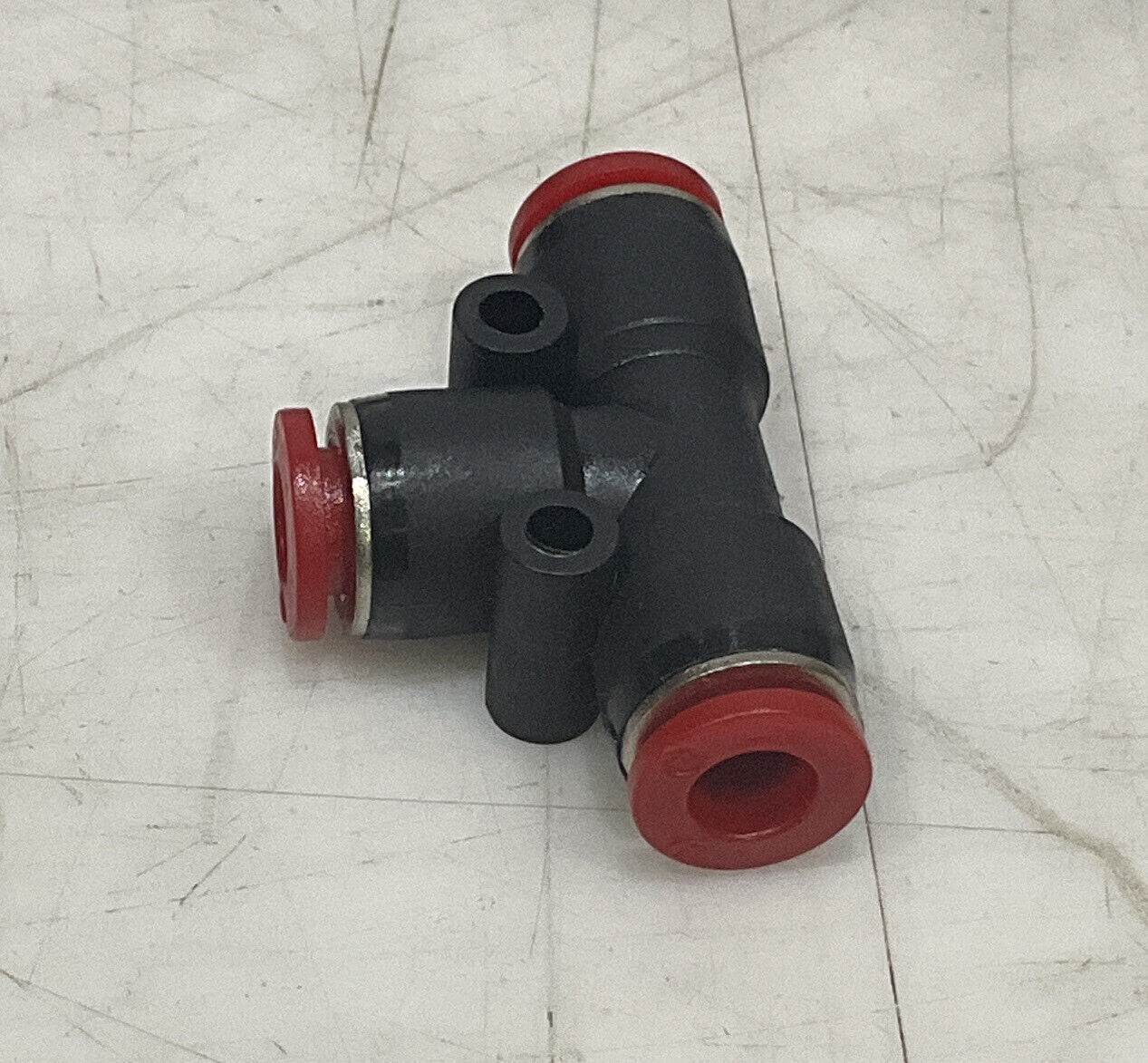 NORGREN C00600600 TEE FITTING LOT OF 51 U3S