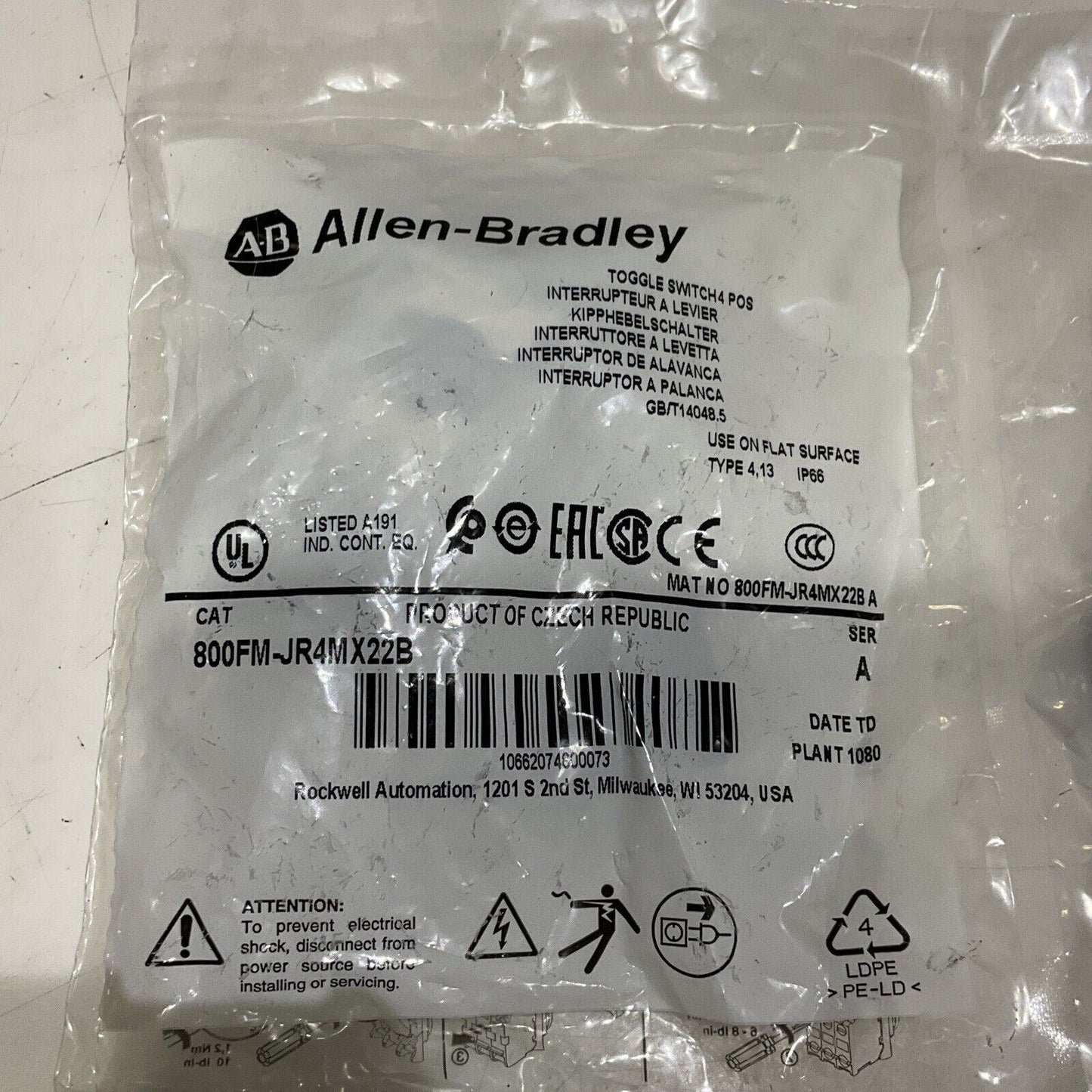 ALLEN BRADLEY 800FM-JR4MX22B MONENTARY TOGGLE SWITCH U3S