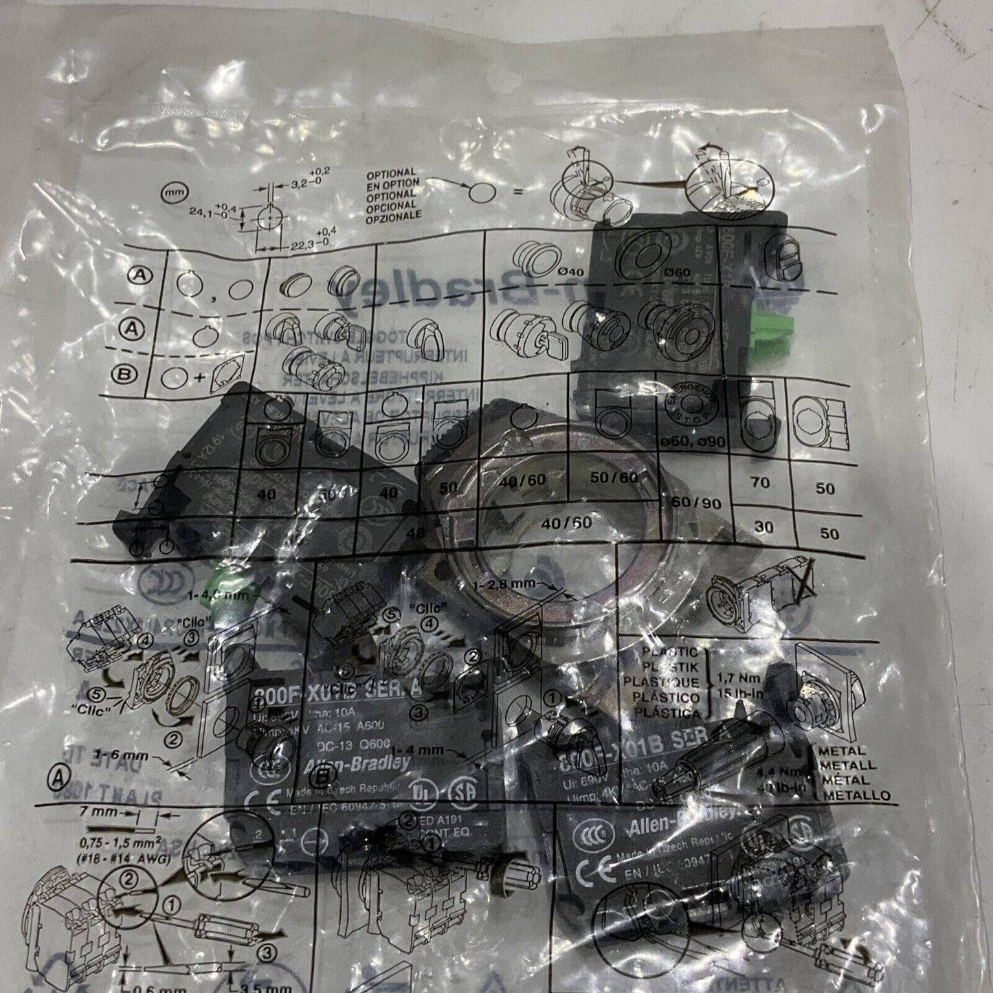 ALLEN BRADLEY 800FM-JR4MX22B MONENTARY TOGGLE SWITCH U3S