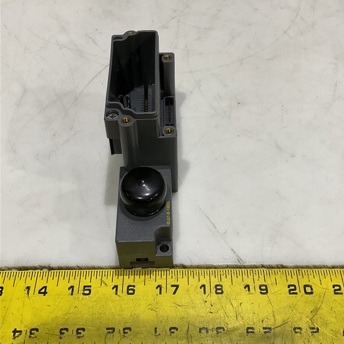 TURCK BL67-B-1M23 BASE 8 PORT CONNECTOR 12 PIN M23 U3S