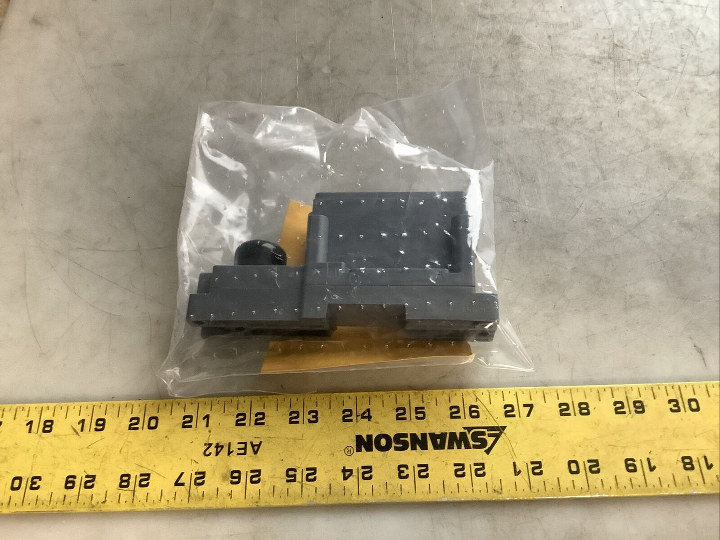 TURCK 6827216 BL67-B-1M23-19 SYSTEM BASE MODULE U3S