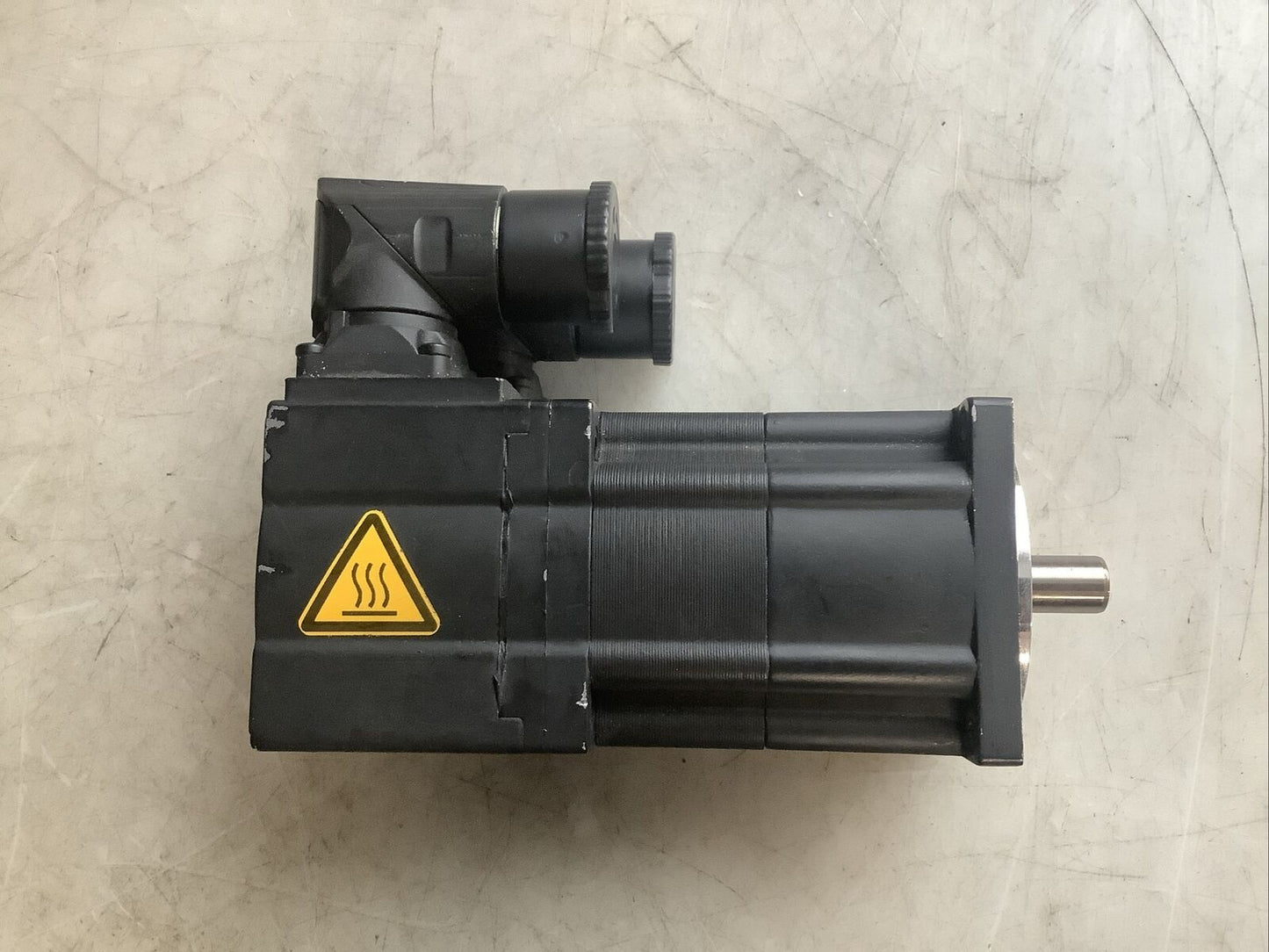 LENZE MCS 06C60LRS0B0-A11N-ST5S00N-R2SU SERVO MOTOR U3S