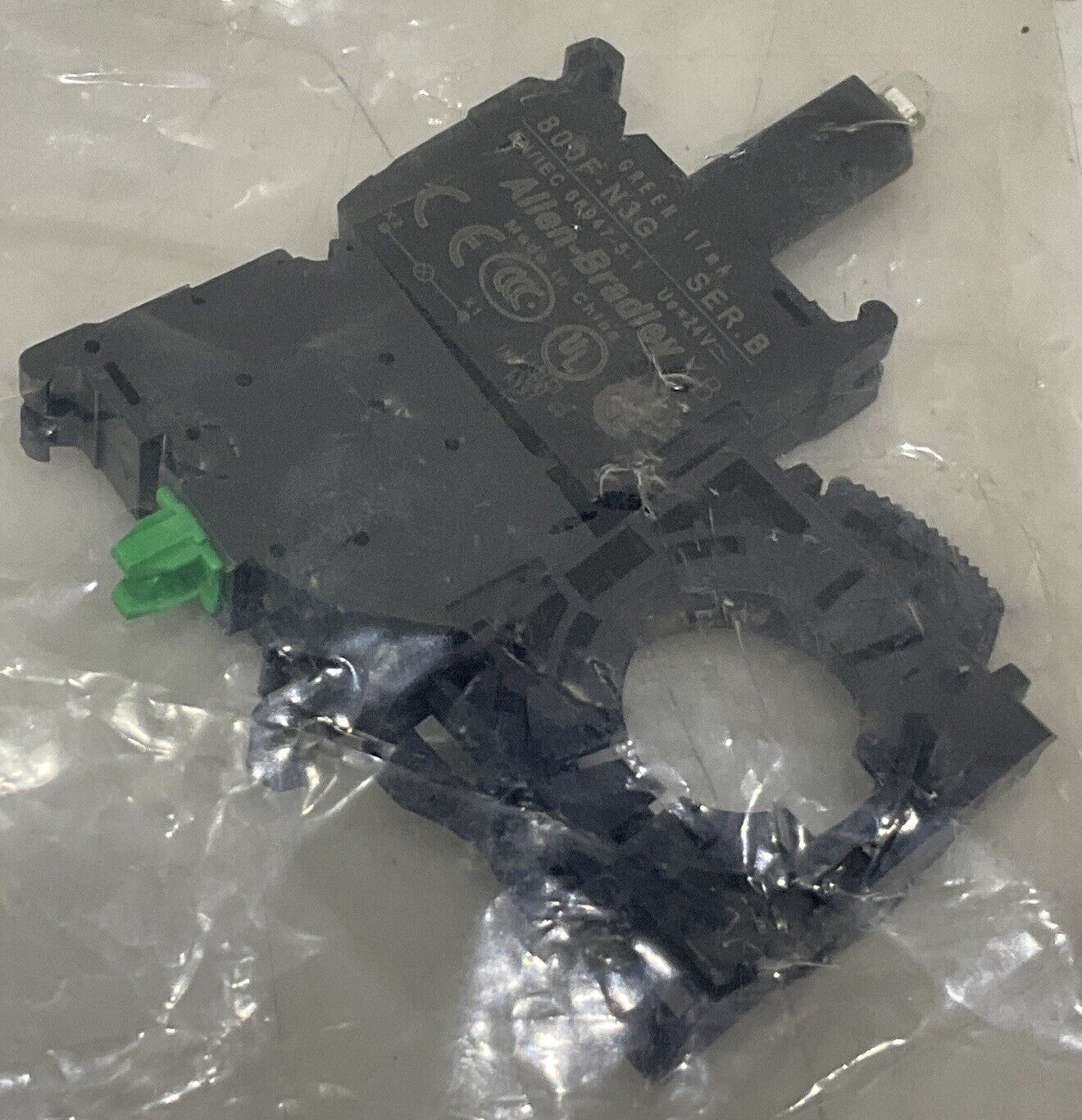 ALLEN-BRADLEY 800FP-LF3PN3GX10 GREEN SWITCH LIGHT LED PUSHBUTTON U3S