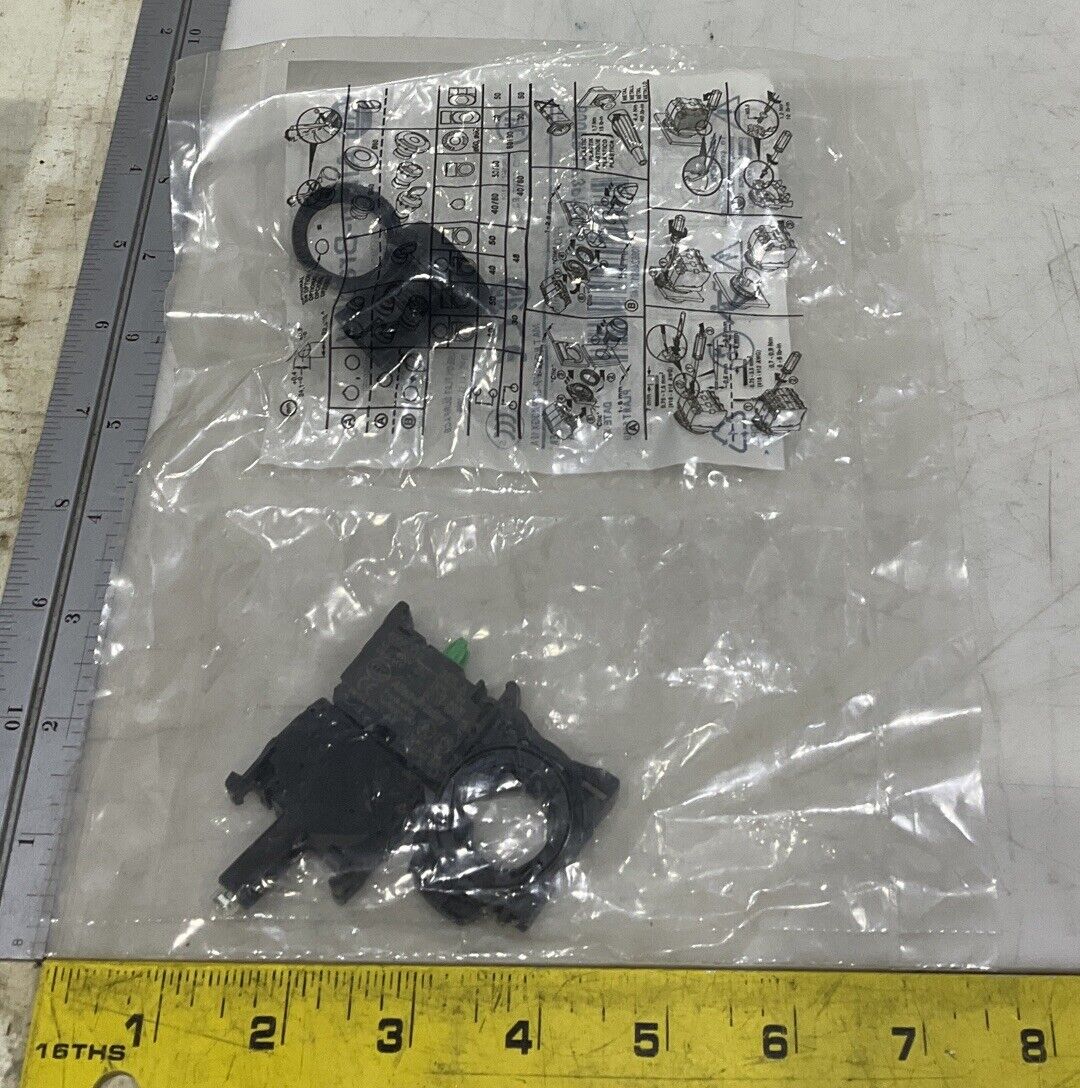 ALLEN-BRADLEY 800FP-LF3PN3GX10 GREEN SWITCH LIGHT LED PUSHBUTTON U3S